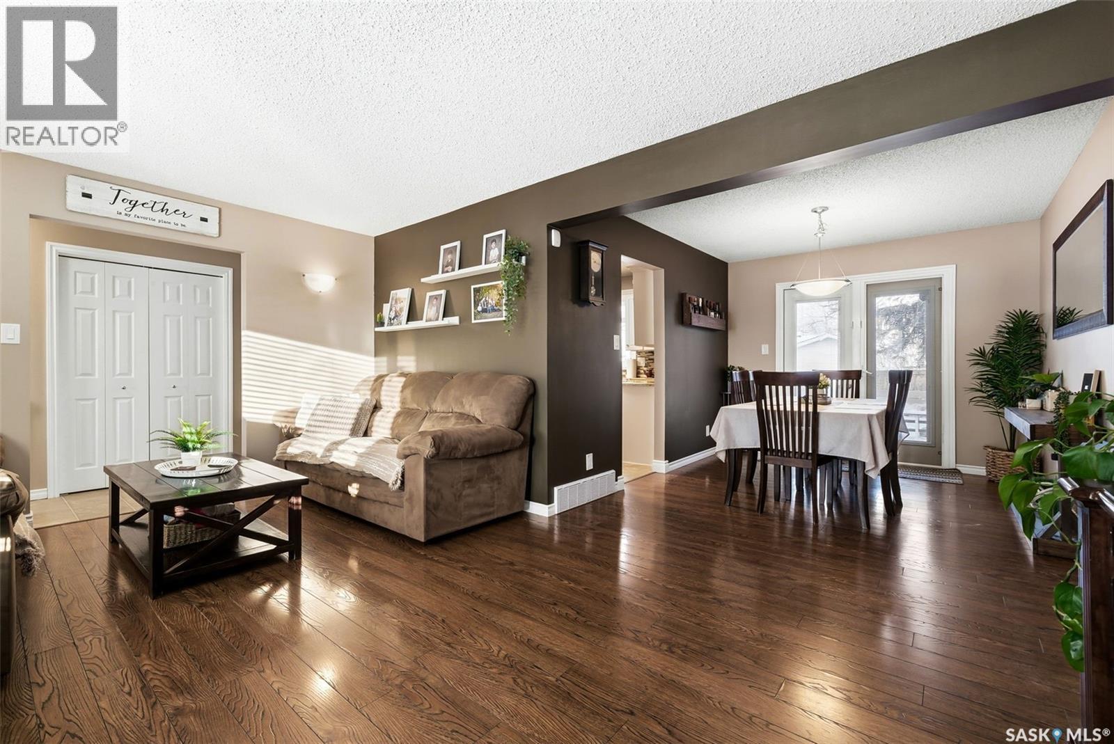 63 Champ Crescent, Regina, SK - Indoor Photo Showing Living Room