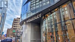 4707 - 11 WELLESLEY STREET W Toronto, ON M4Y 0G4