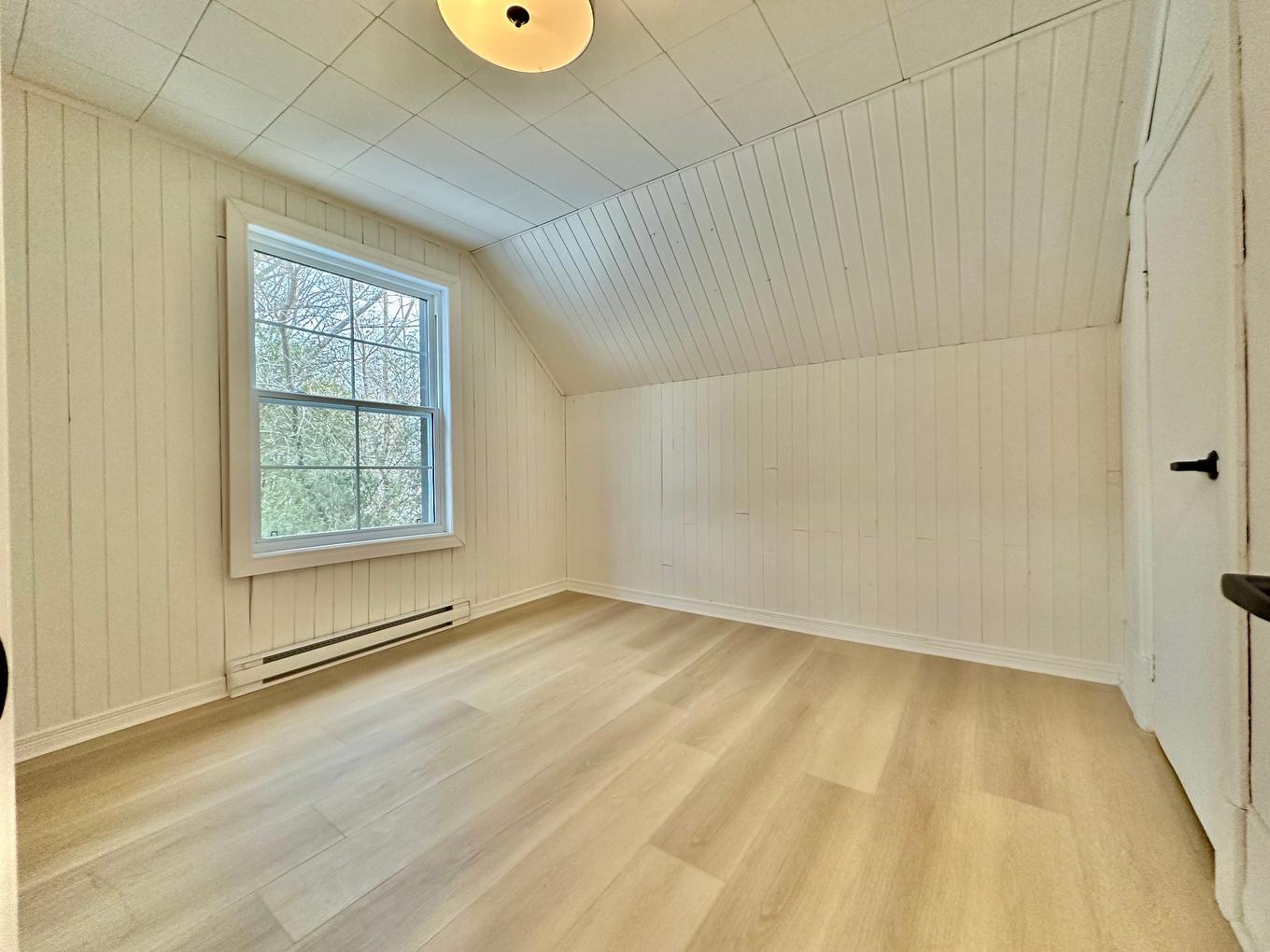 Chambre à coucher - 230 Rue De La Princesse, Lachute, QC - Indoor Photo Showing Other Room