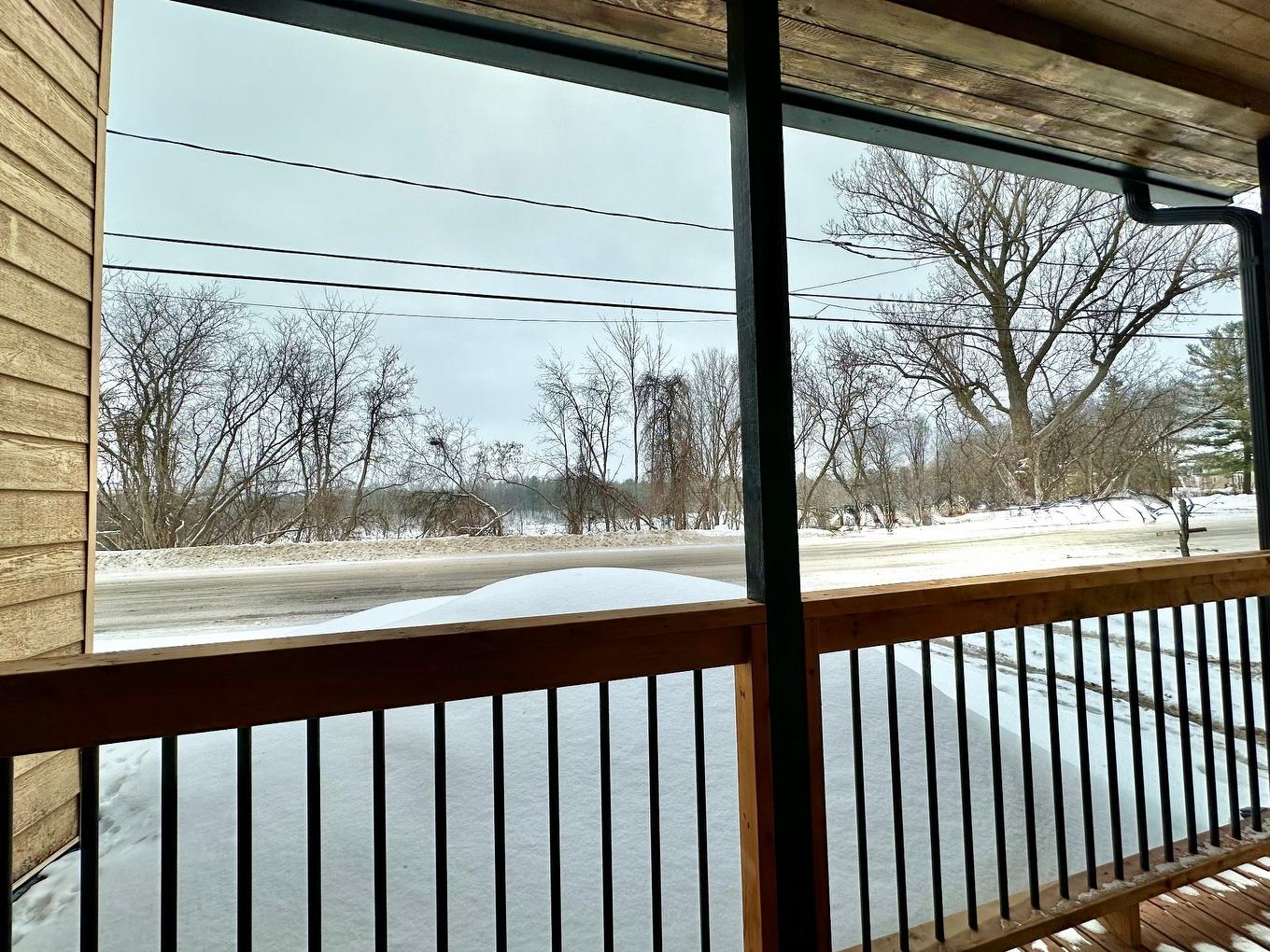 Vue sur l'eau - 230 Rue De La Princesse, Lachute, QC - Outdoor