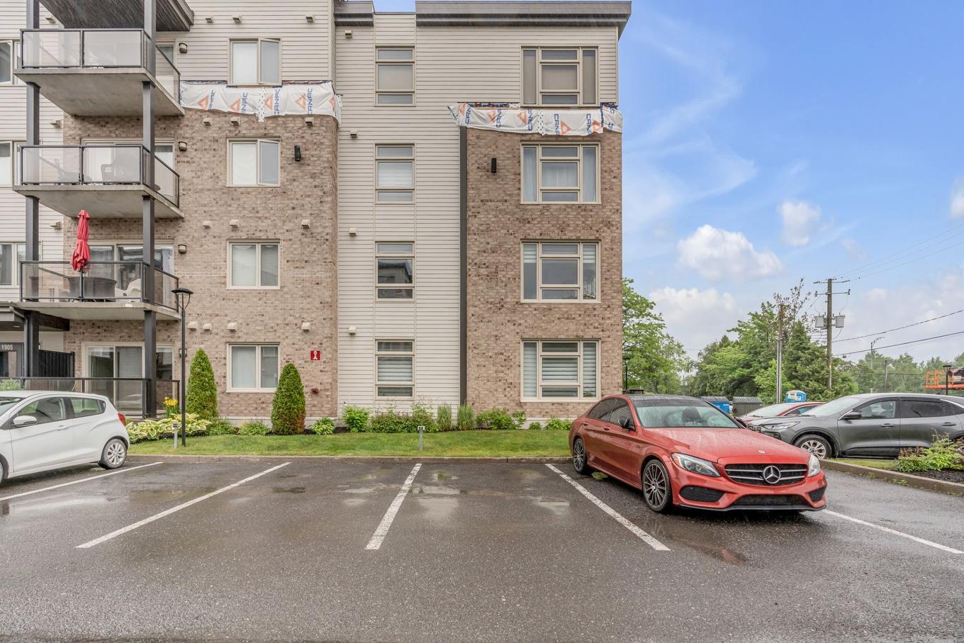 Stationnement - 204-1905 Boul. Guillaume-Couture, Lévis (Les Chutes-De-La-Chaudière-Est), QC - Outdoor