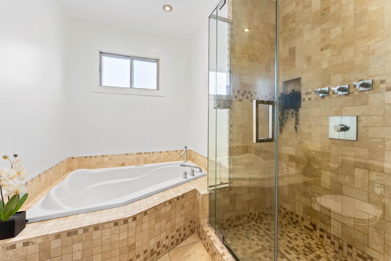 Salle de bains - 4 Rue Lambert, Repentigny (Repentigny), QC - Indoor Photo Showing Bathroom