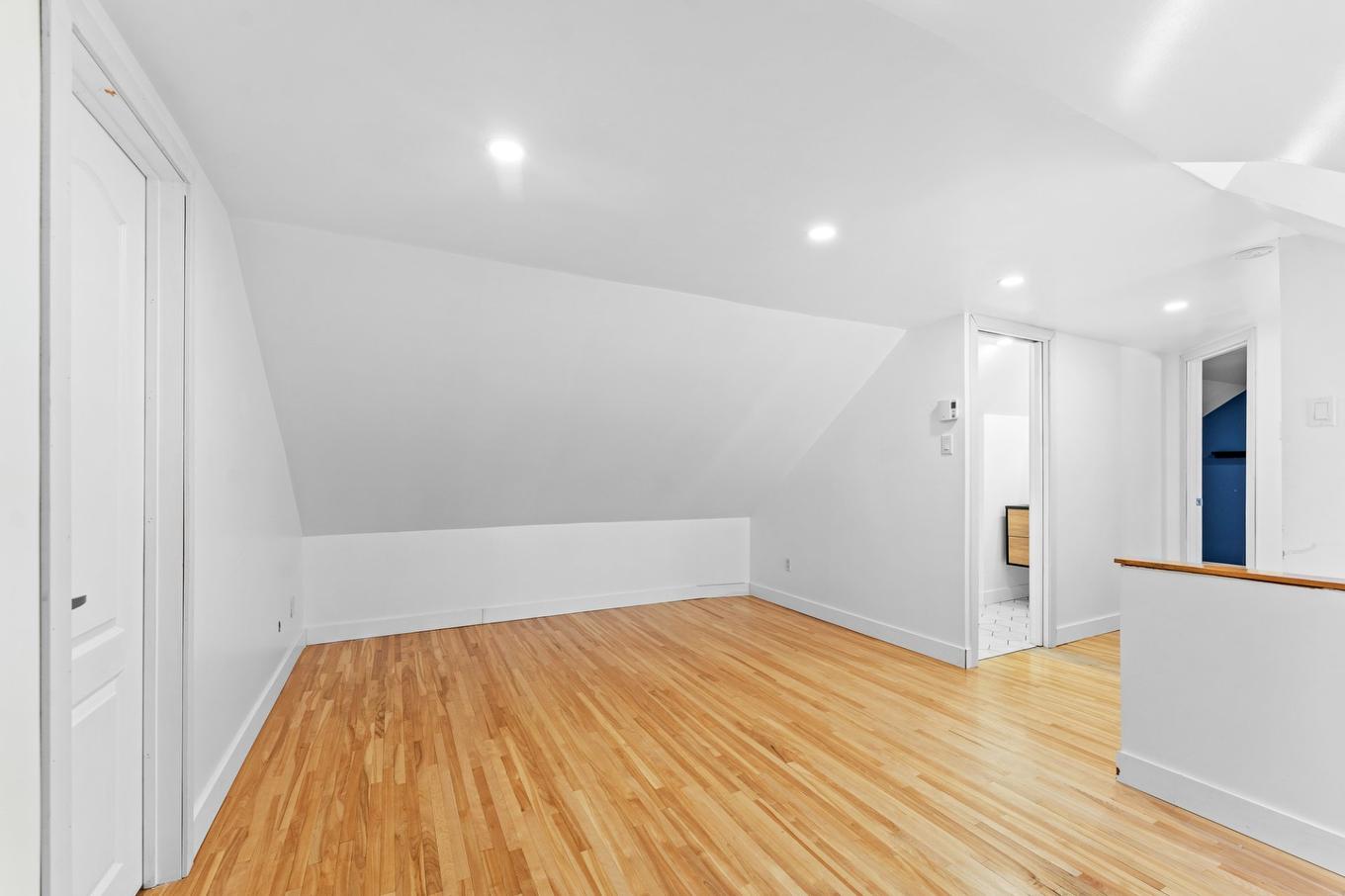 Salle familiale - 4 Rue Lambert, Repentigny (Repentigny), QC - Indoor Photo Showing Other Room