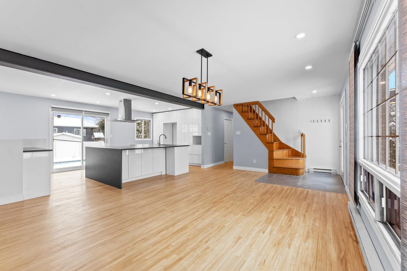 Salon - 4 Rue Lambert, Repentigny (Repentigny), QC - Indoor Photo Showing Kitchen