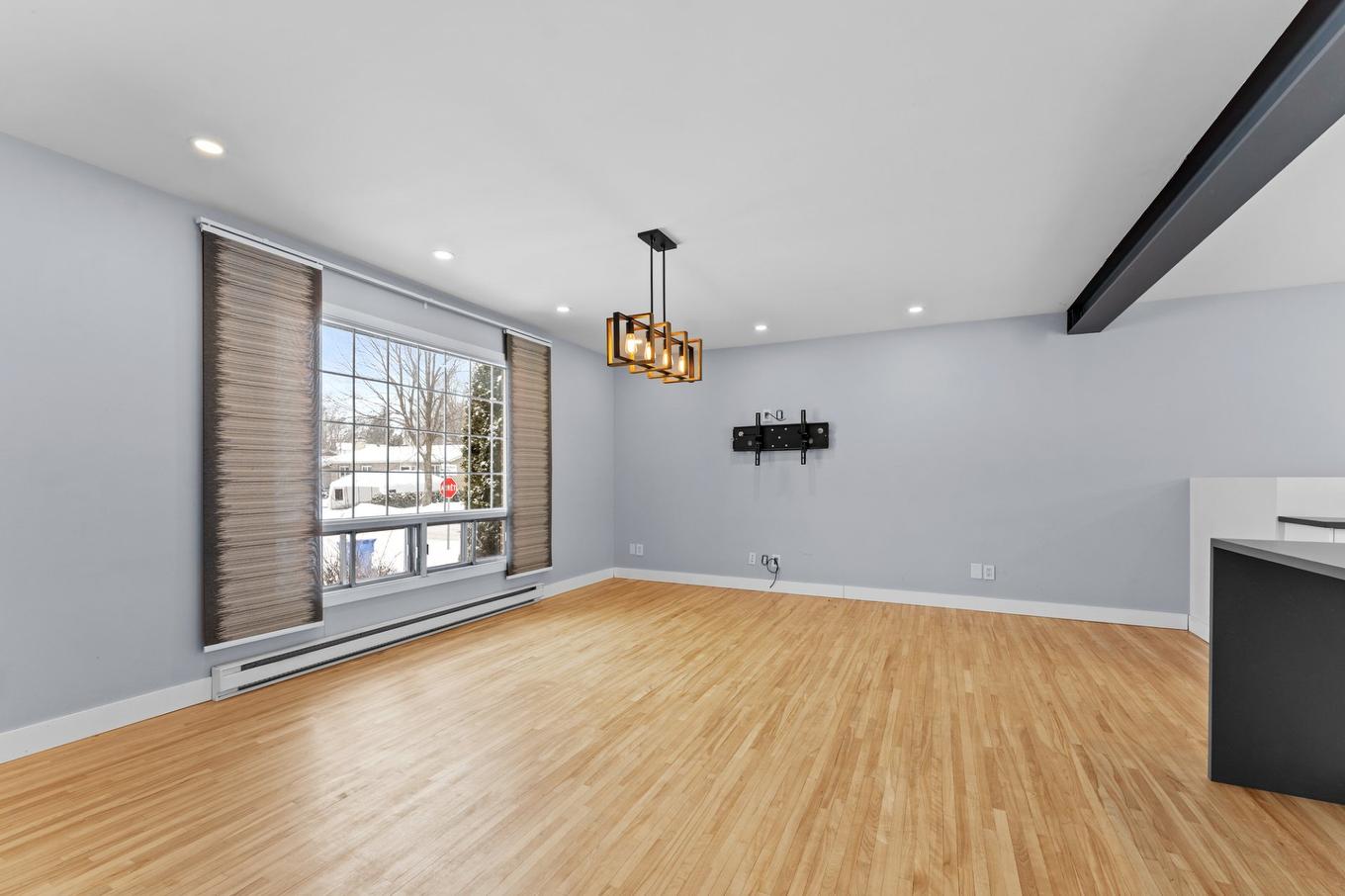 Salon - 4 Rue Lambert, Repentigny (Repentigny), QC - Indoor Photo Showing Other Room