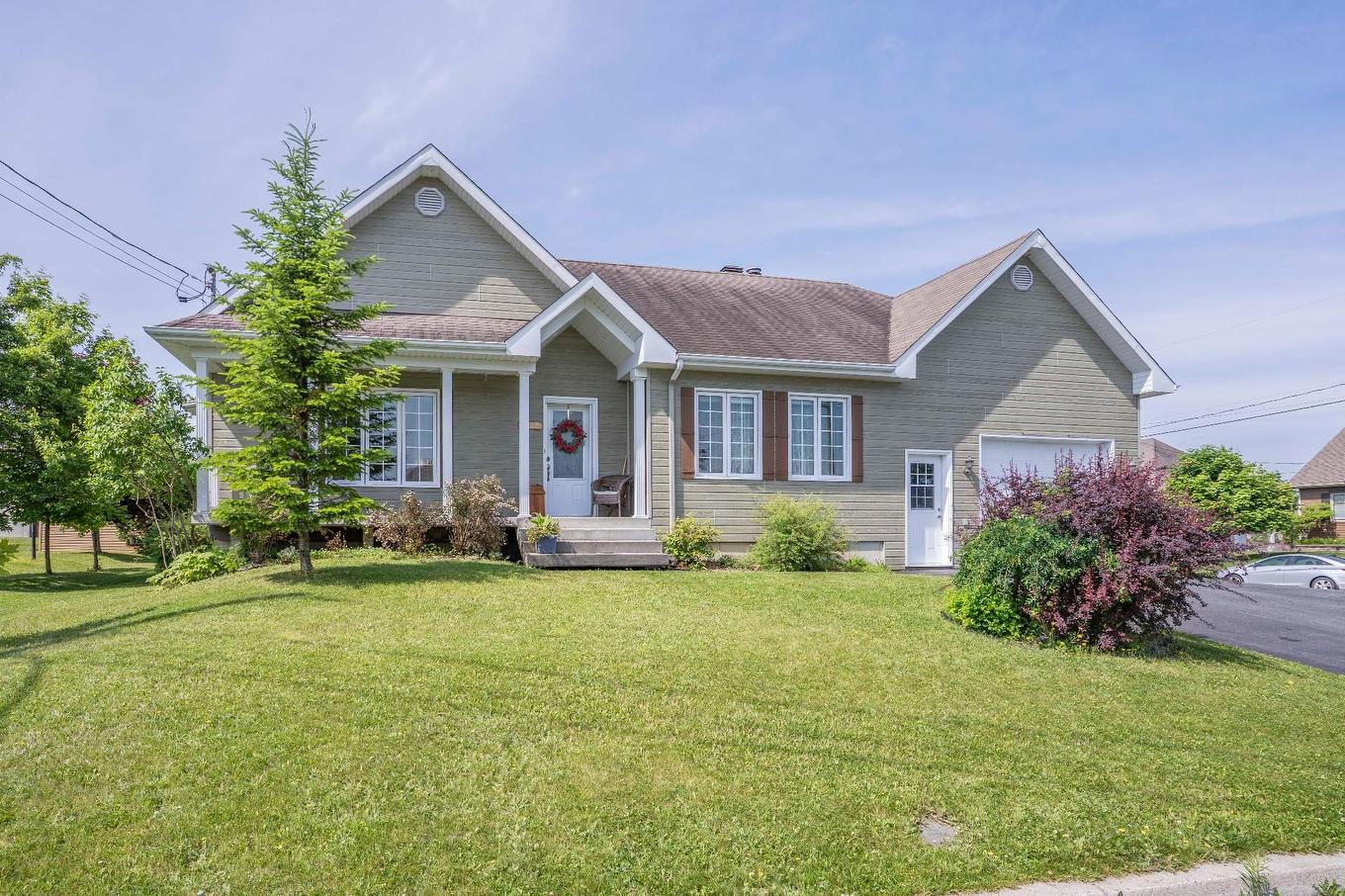 Frontage - 1732 167E Rue, Saint-Georges, QC - Outdoor With Facade