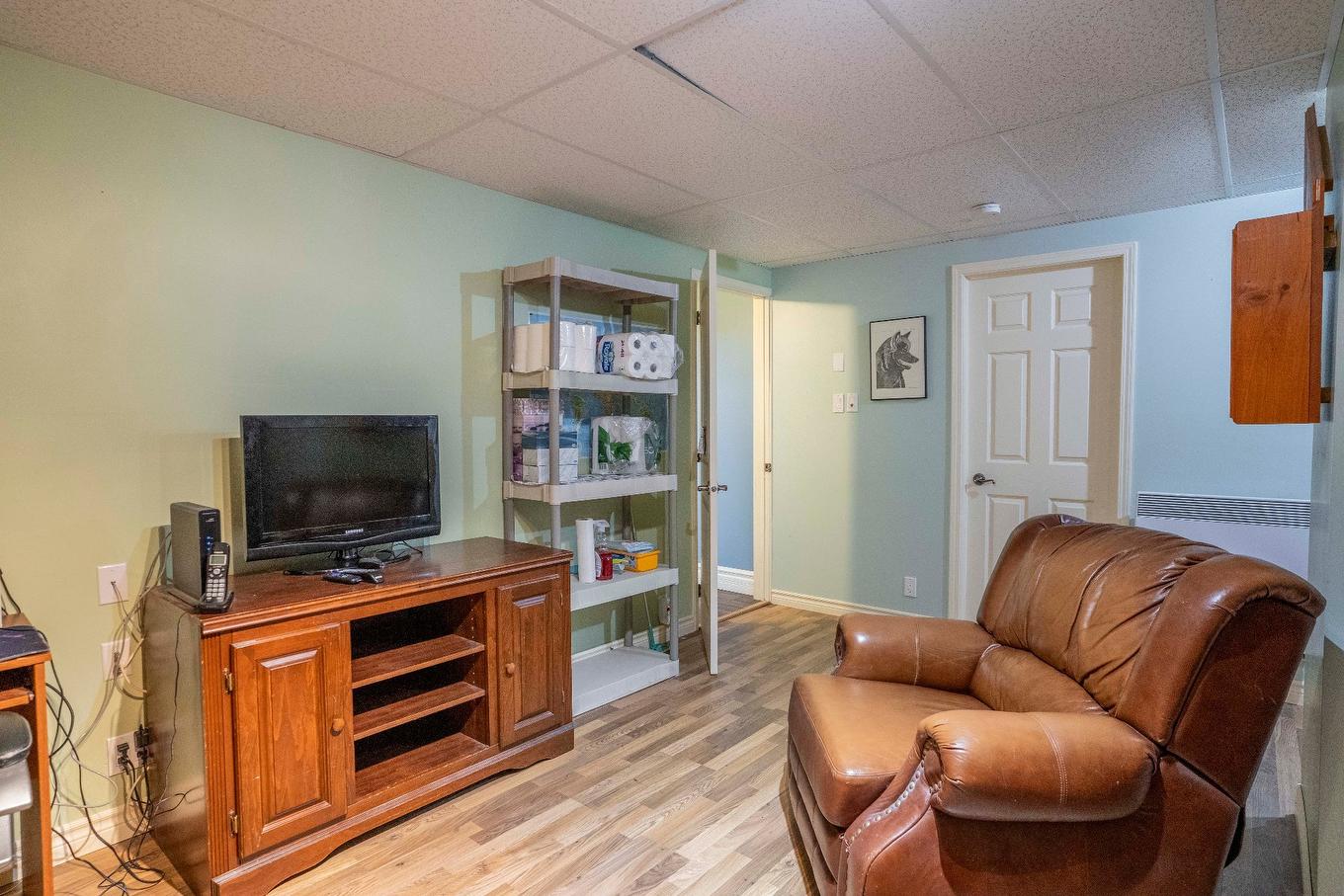 Family room - 1732 167E Rue, Saint-Georges, QC - Indoor Photo Showing Living Room