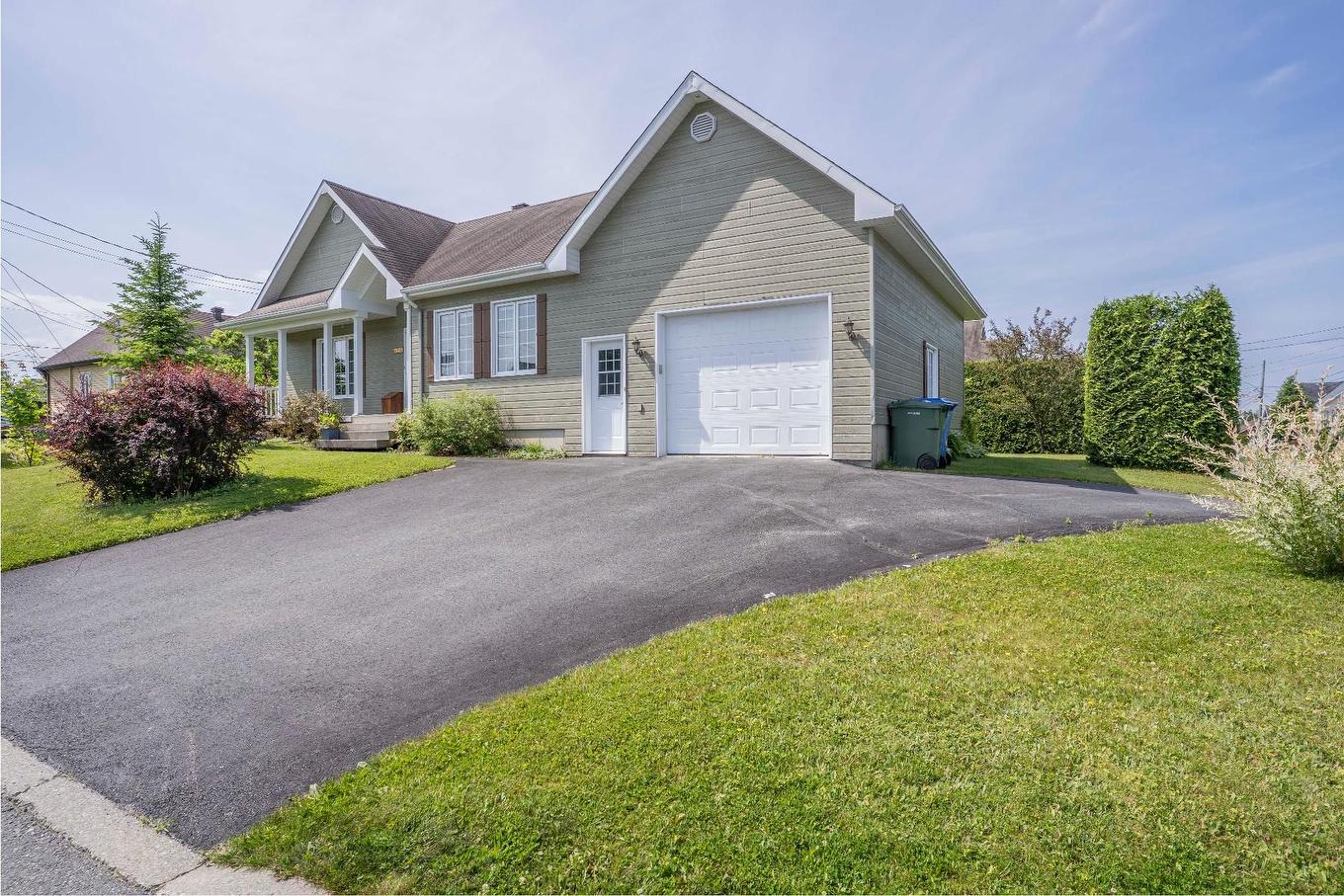 Parking - 1732 167E Rue, Saint-Georges, QC - Outdoor