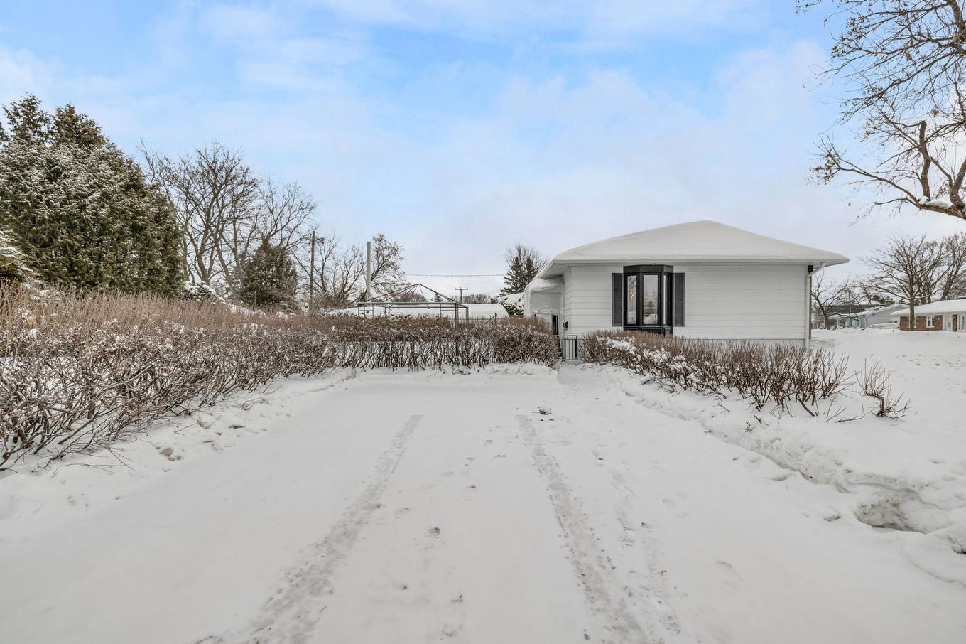 Stationnement - 8490 Boul. Mathieu, Québec (Charlesbourg), QC - Outdoor