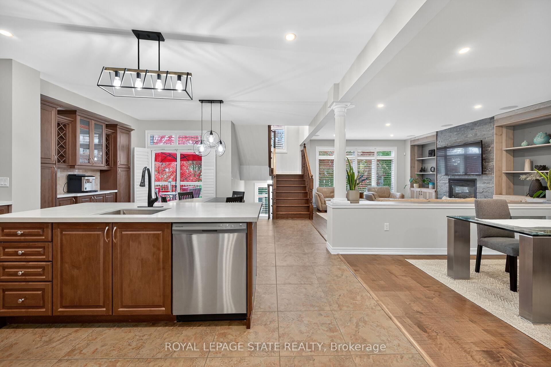 181 Springview Drive, Hamilton, ON - Indoor Photo Showing Kitchen