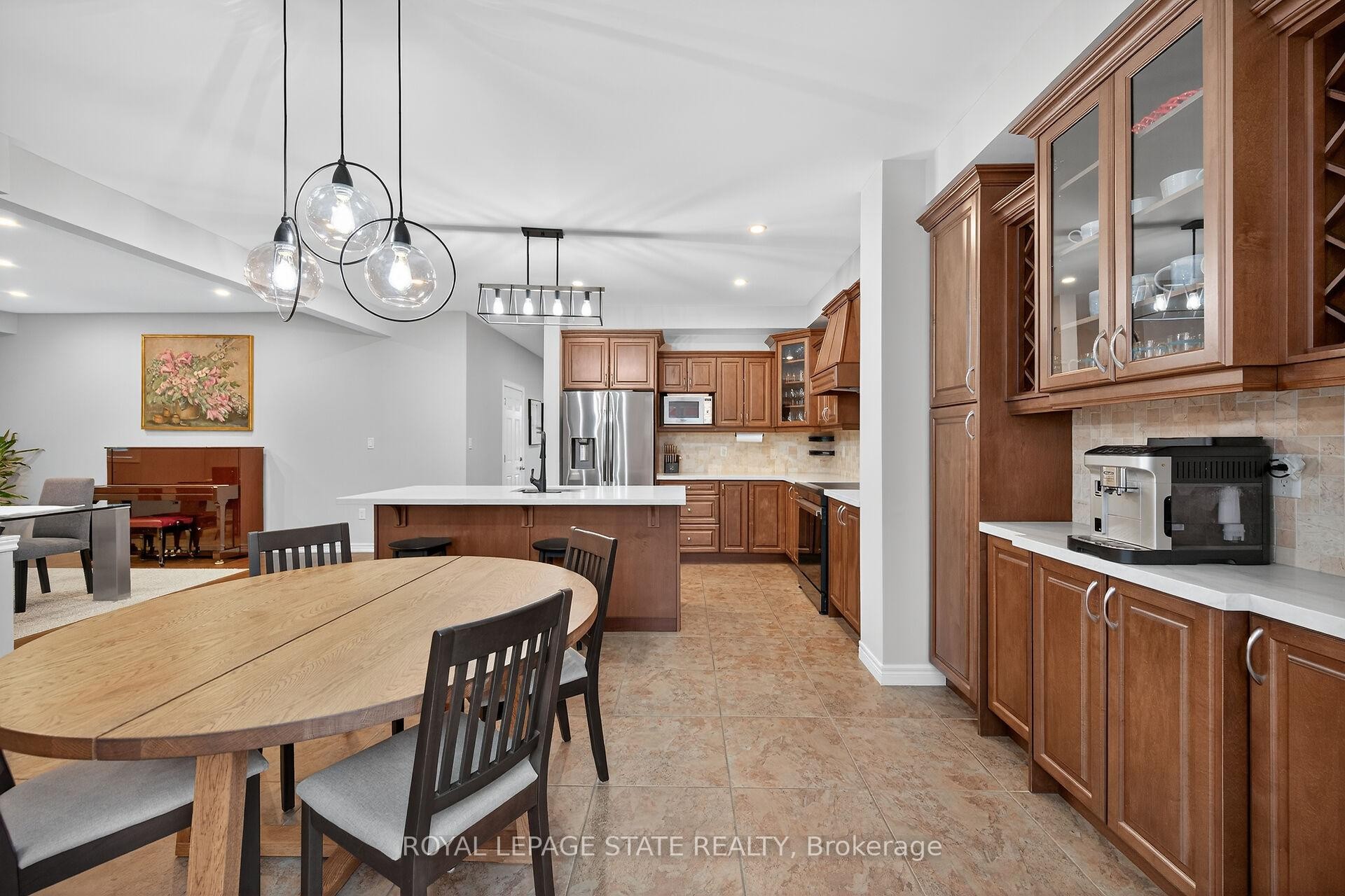 181 Springview Drive, Hamilton, ON - Indoor Photo Showing Other Room