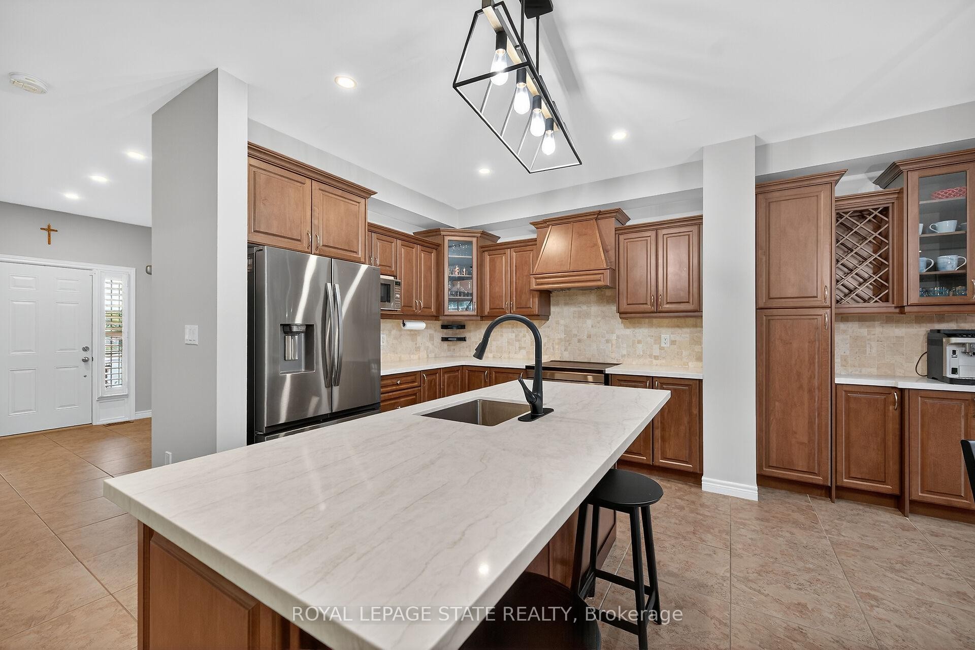 181 Springview Drive, Hamilton, ON - Indoor Photo Showing Kitchen
