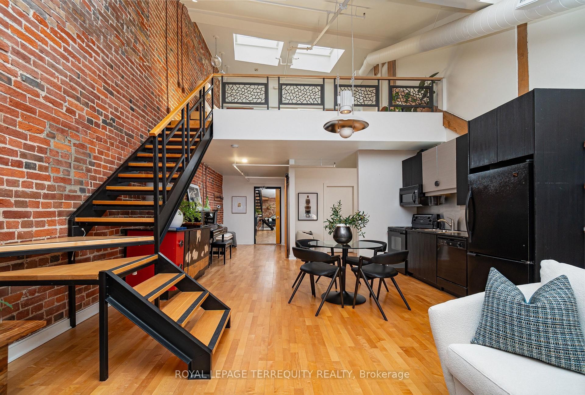 409-81A Front Street E, Toronto, ON - Indoor