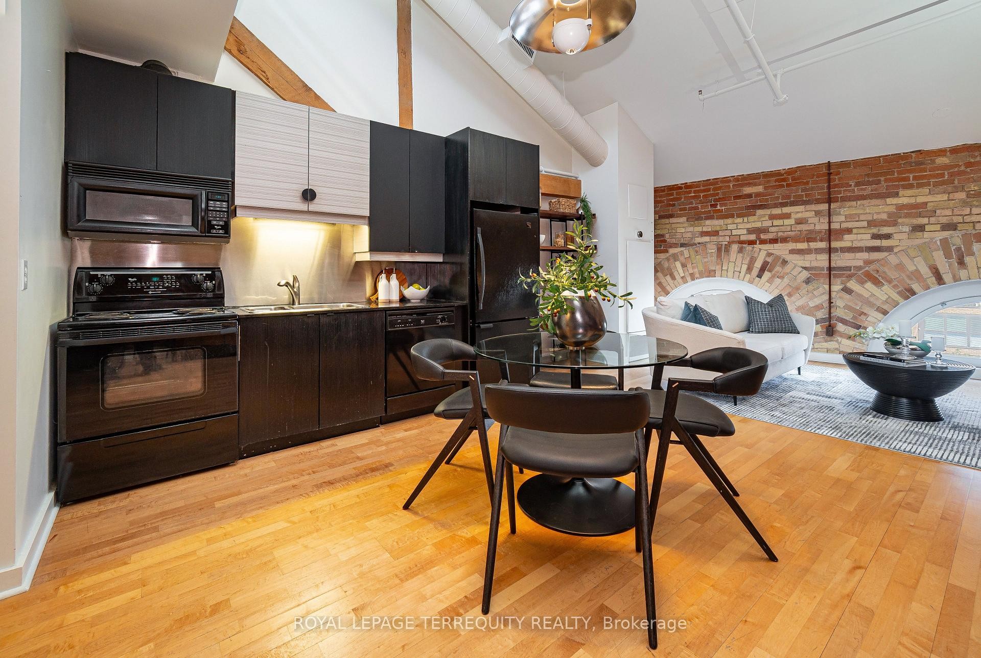 409-81A Front Street E, Toronto, ON - Indoor