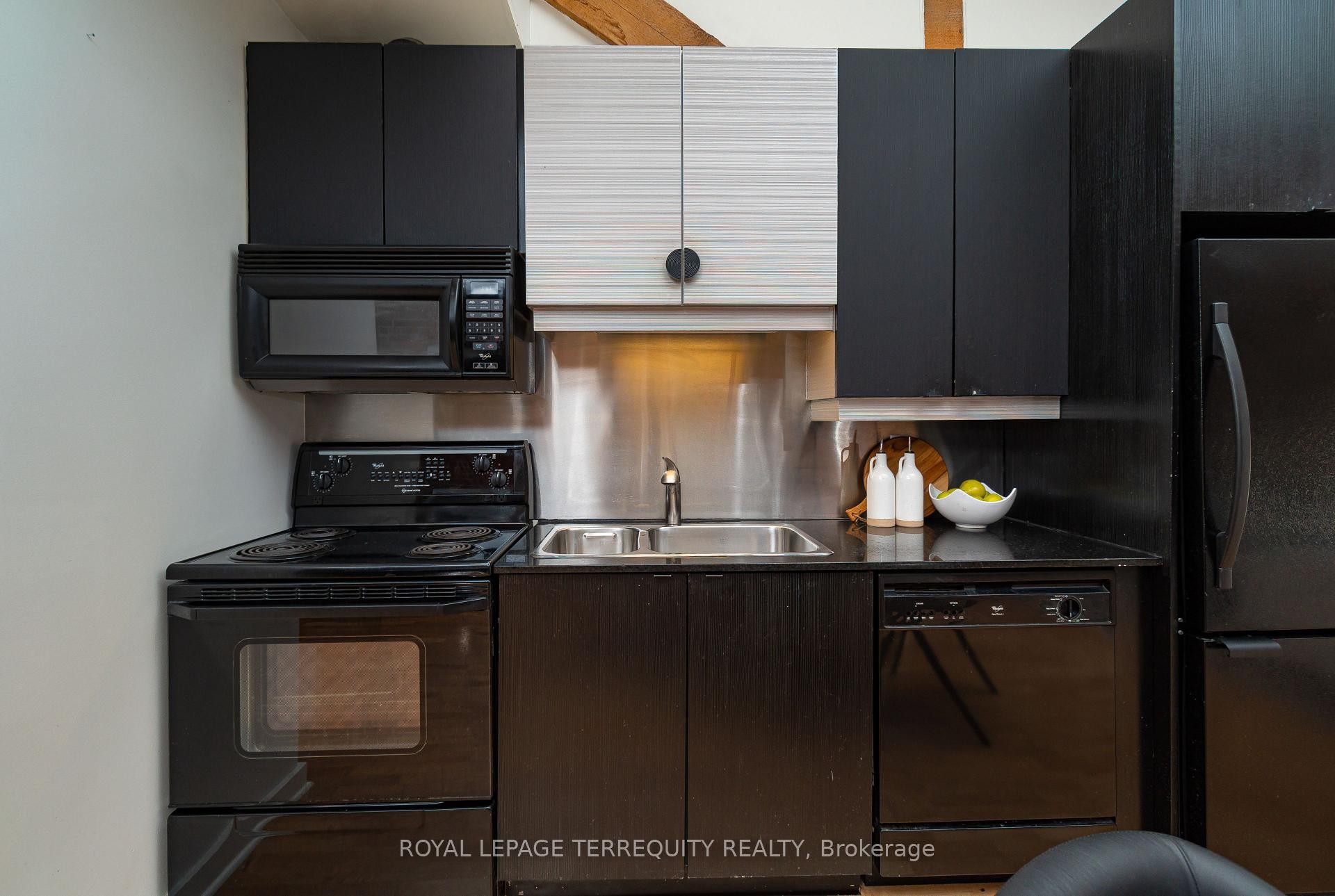 409-81A Front Street E, Toronto, ON - Indoor Photo Showing Kitchen With Double Sink