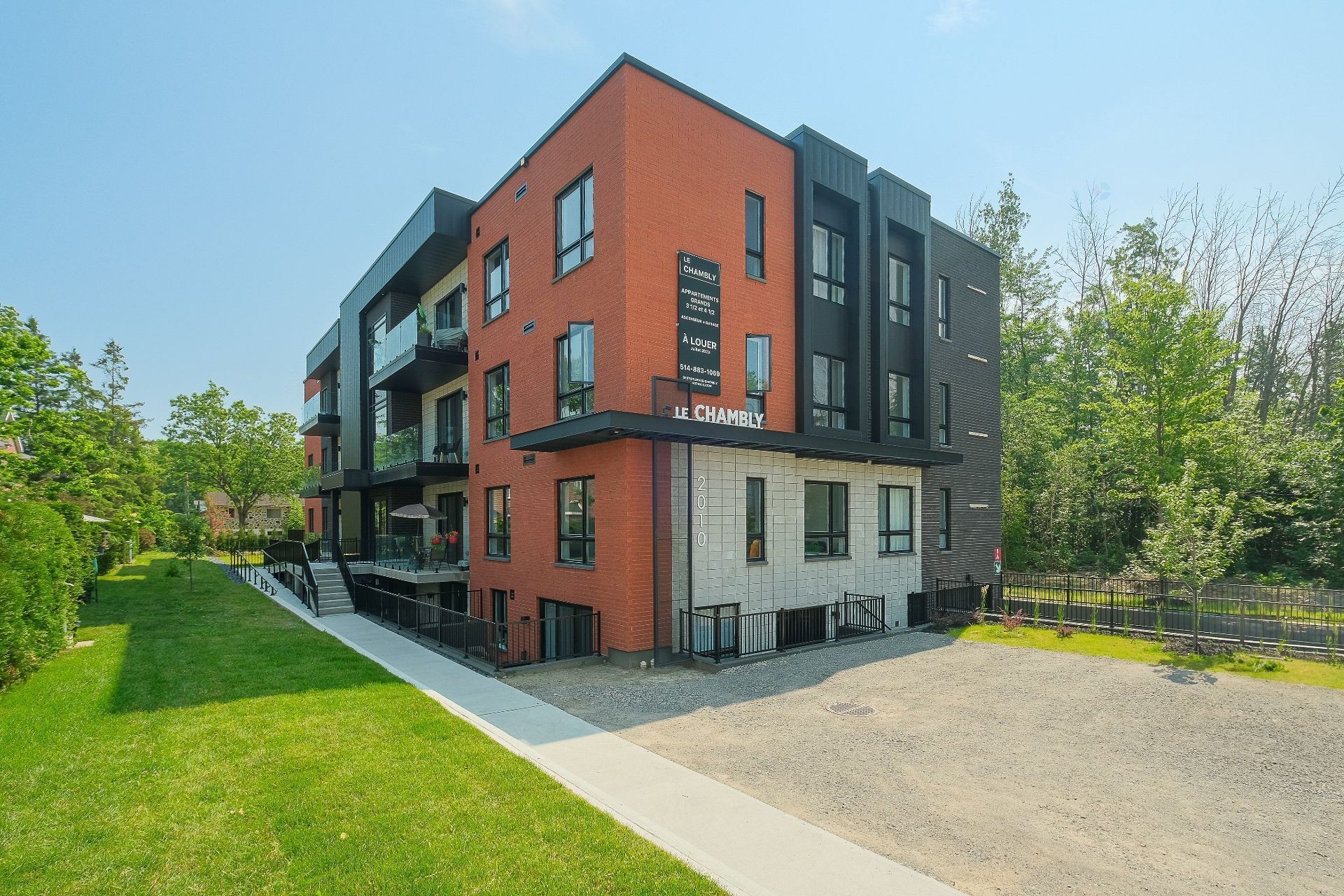 Façade - 102-2010 Rue De Chambly, Saint-Bruno-De-Montarville, QC - Outdoor