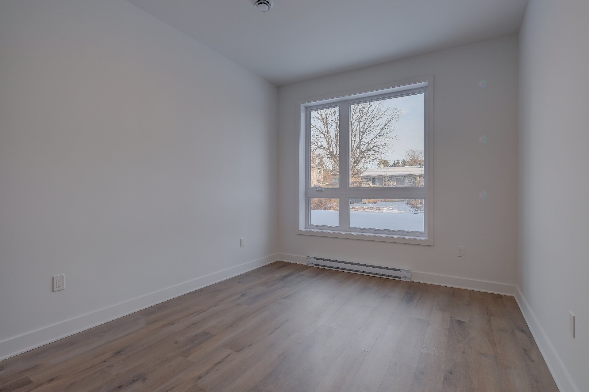 Chambre à coucher - 102-2010 Rue De Chambly, Saint-Bruno-De-Montarville, QC - Indoor Photo Showing Other Room