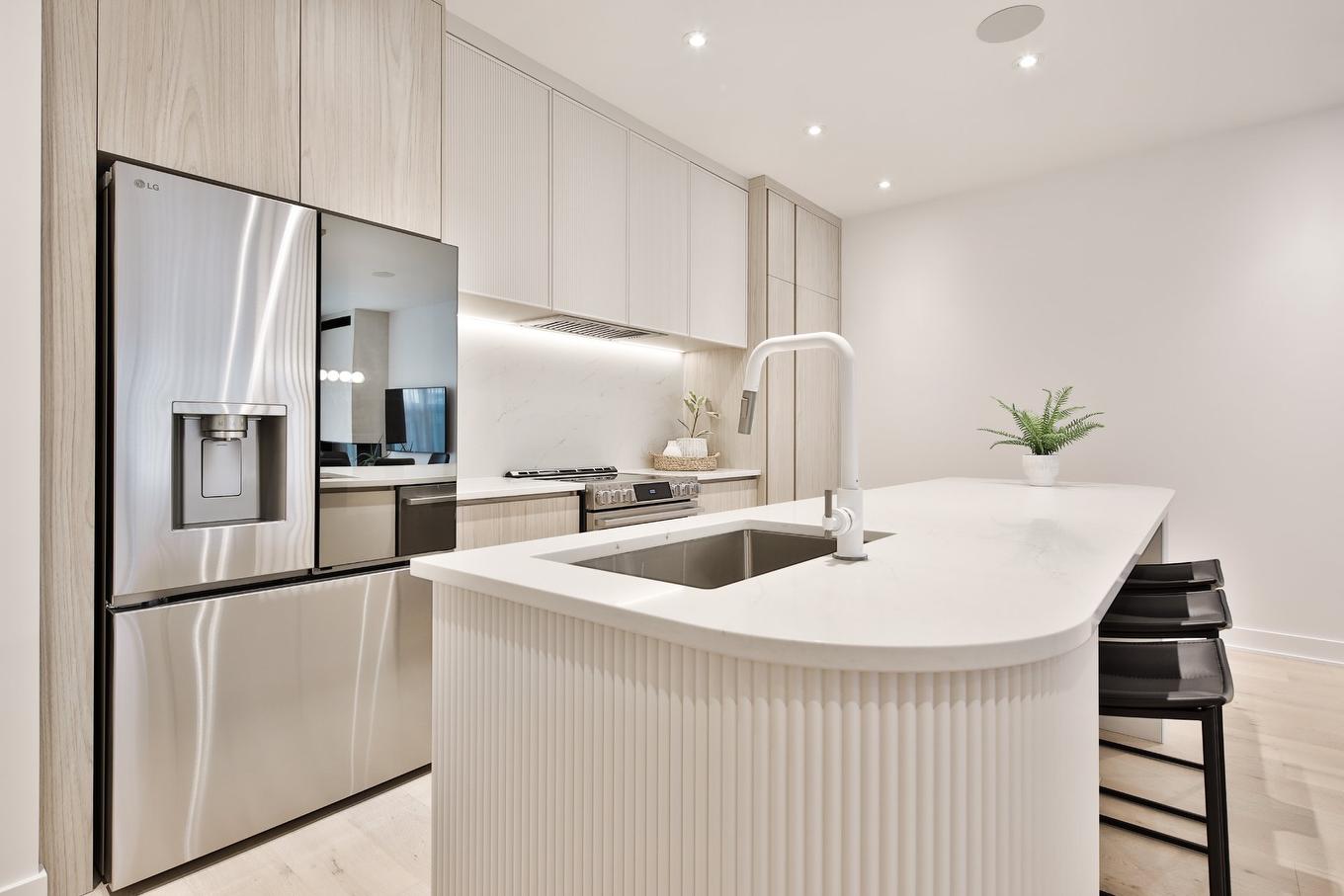 Kitchen - 19 Rue Des Trembles, Saint-Jean-Sur-Richelieu, QC - Indoor Photo Showing Kitchen With Upgraded Kitchen