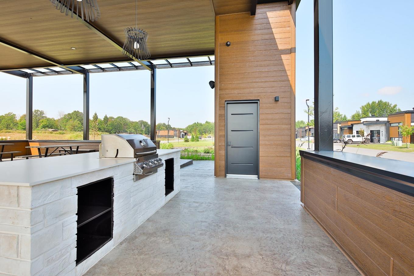 Patio - 19 Rue Des Trembles, Saint-Jean-Sur-Richelieu, QC - Outdoor With Exterior