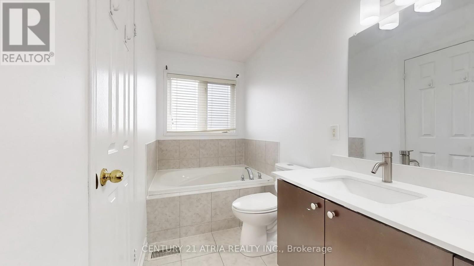 5186 Angel Stone Drive, Mississauga, ON - Indoor Photo Showing Bathroom