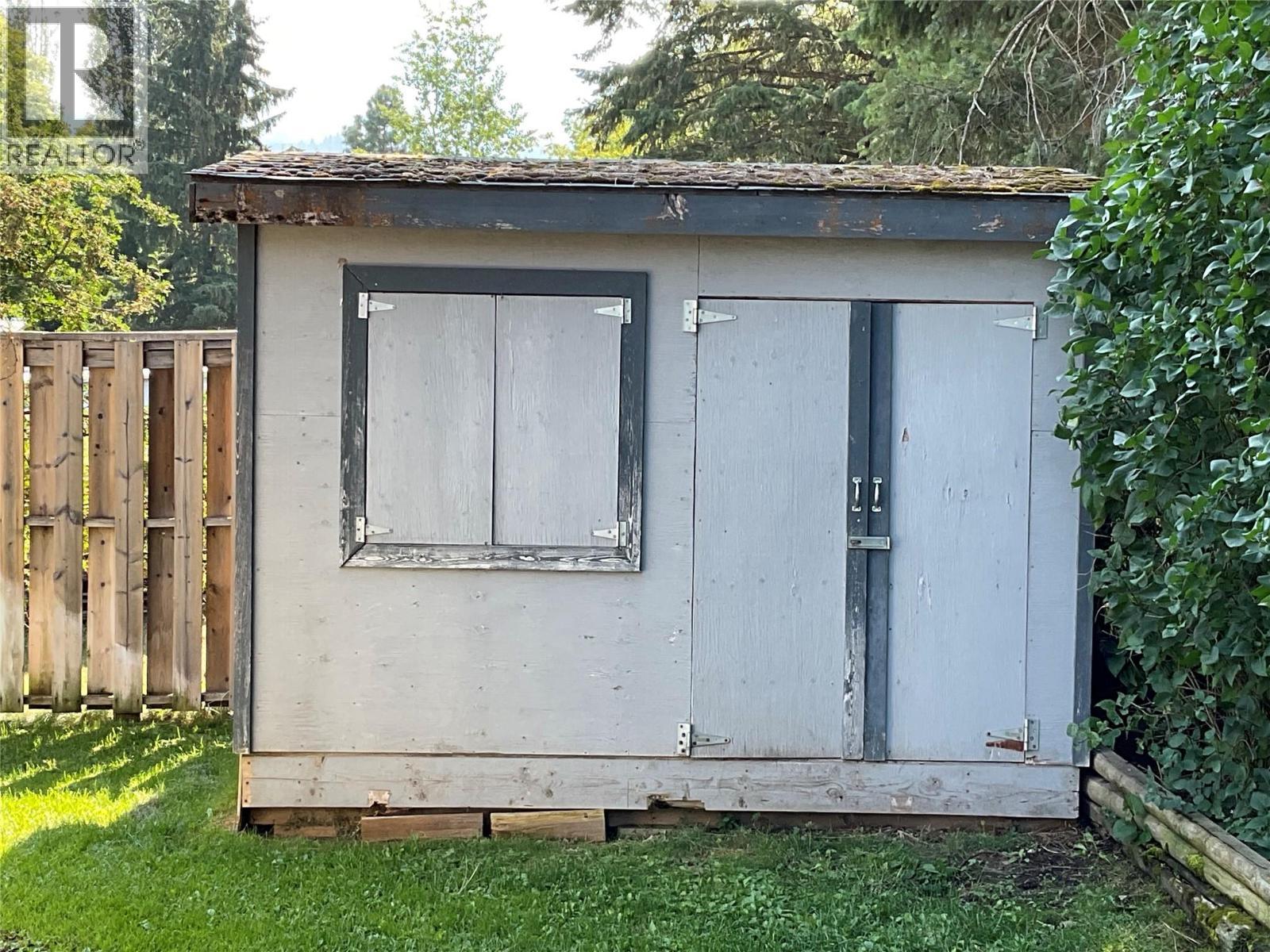 706 Central Avenue, Midway, BC - Outdoor