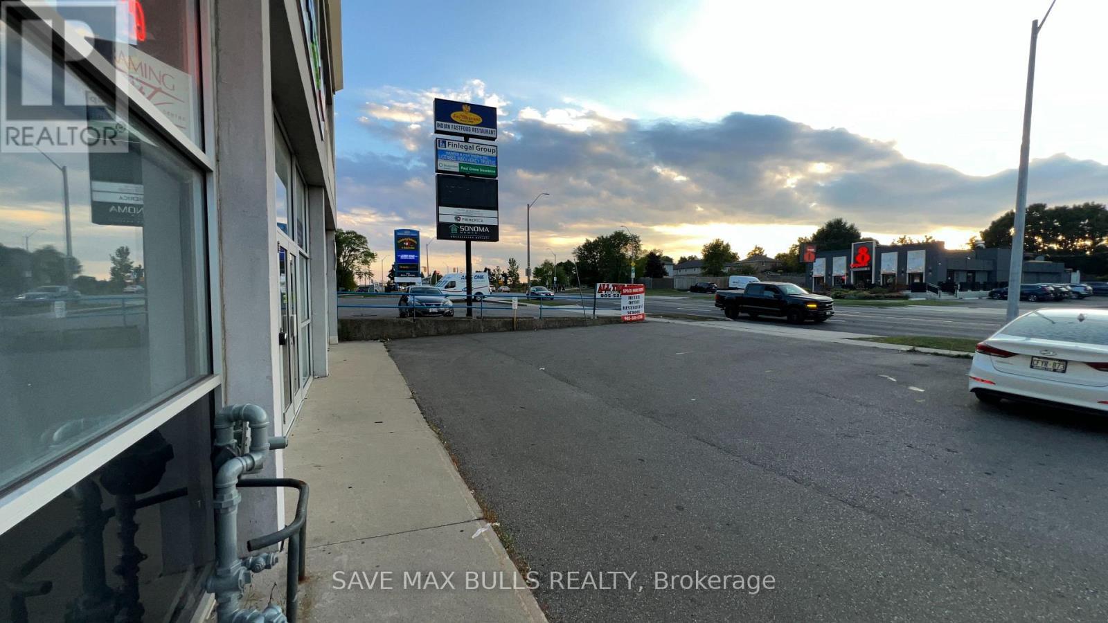 1051 Upper James Street, Hamilton, ON