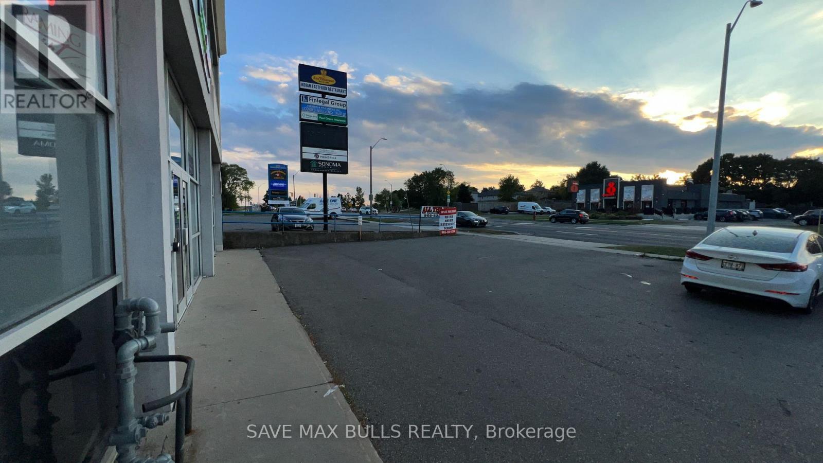 1051 Upper James Street, Hamilton, ON