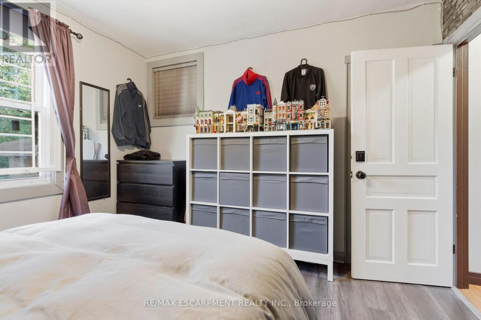 267 Thayer Avenue, Hamilton, ON - Indoor Photo Showing Bedroom