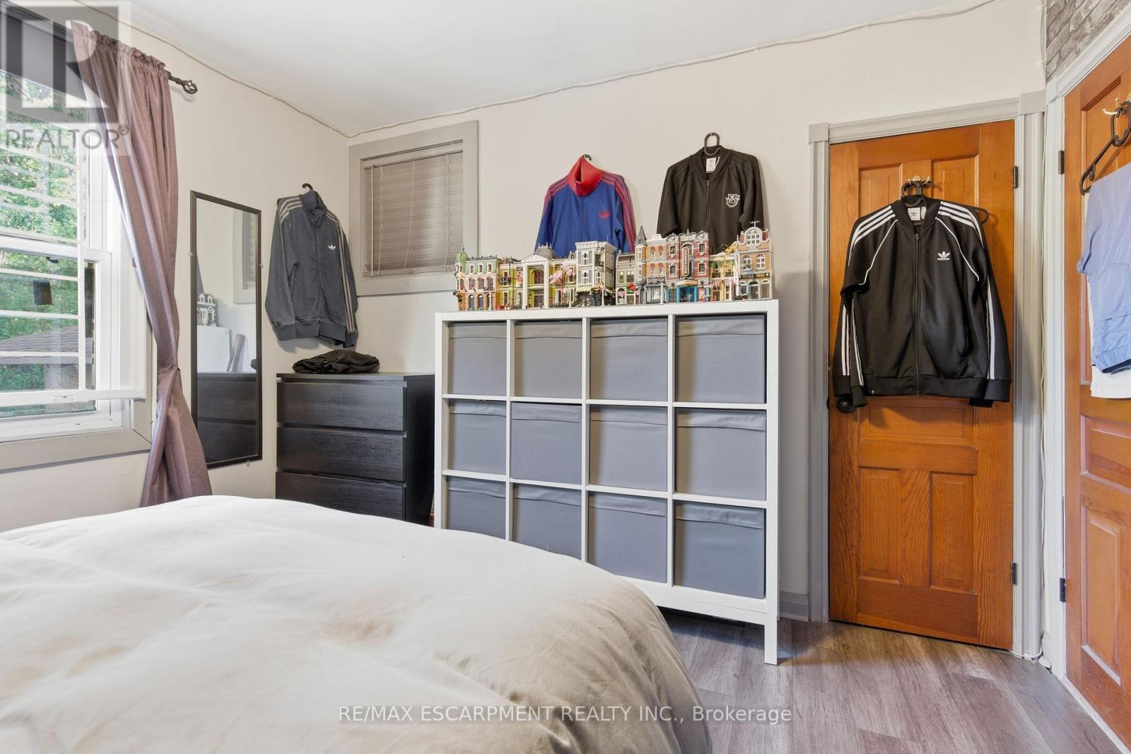 267 Thayer Avenue, Hamilton, ON - Indoor Photo Showing Bedroom