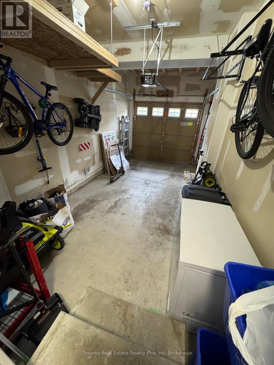 573 Cargill Path, Milton, ON - Indoor Photo Showing Garage