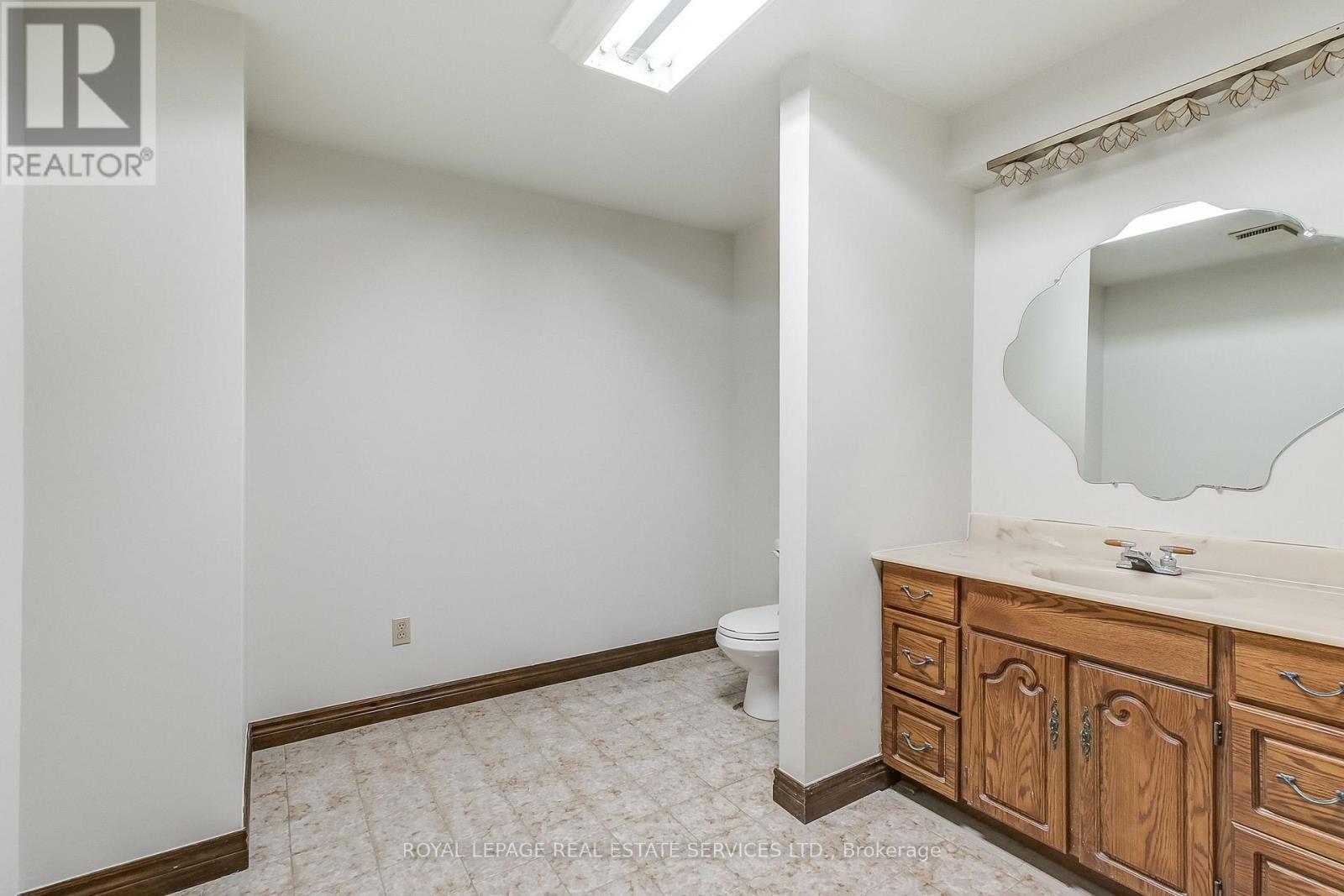 4261 Bridlepath Trail, Mississauga, ON - Indoor Photo Showing Bathroom