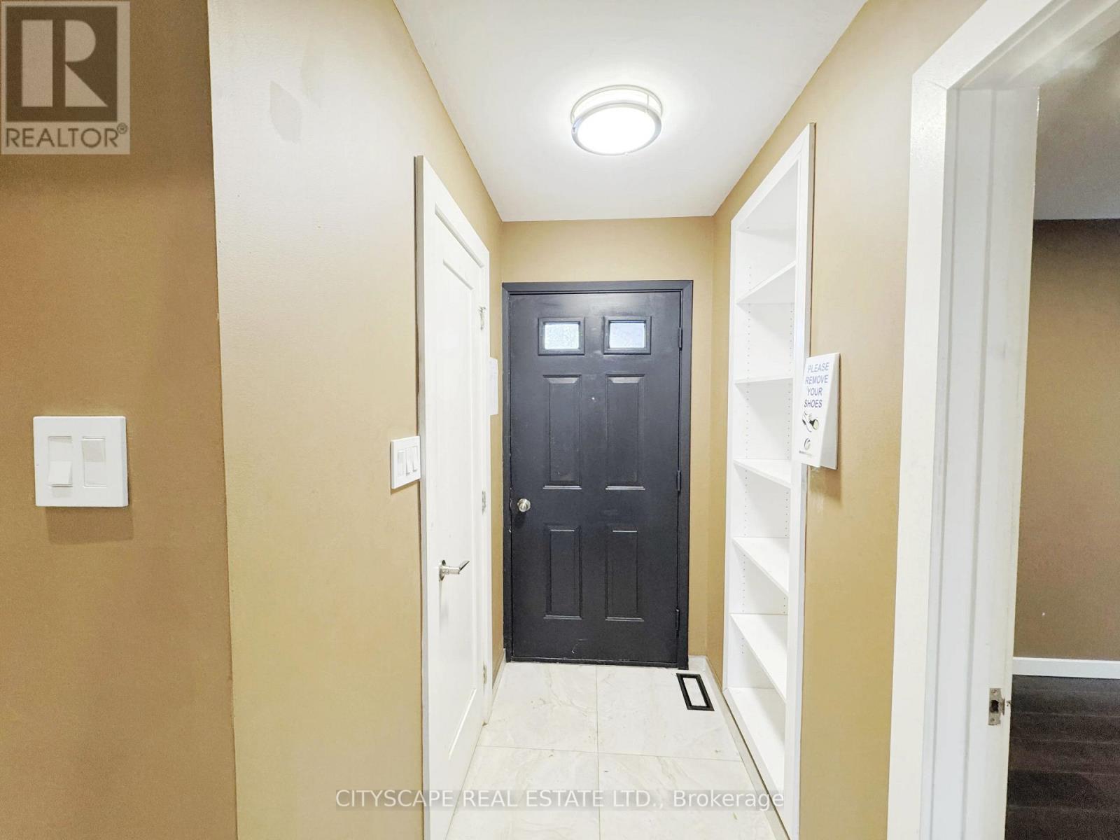 Foyer - 4064 Teakwood Drive, Mississauga, ON - Indoor Photo Showing Other Room