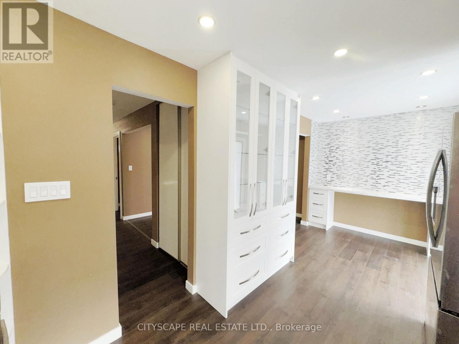 Kitchen - 4064 Teakwood Drive, Mississauga, ON - Indoor Photo Showing Other Room