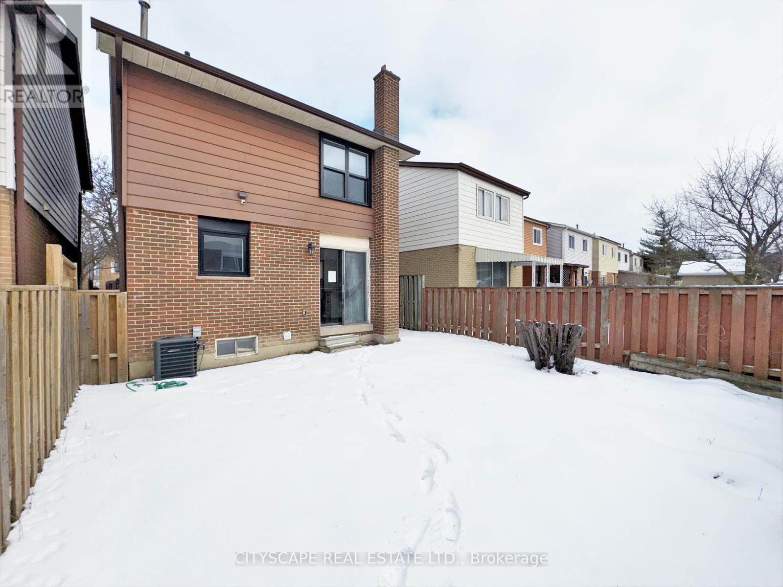 Rear View - Left - 4064 Teakwood Drive, Mississauga, ON - Outdoor With Exterior