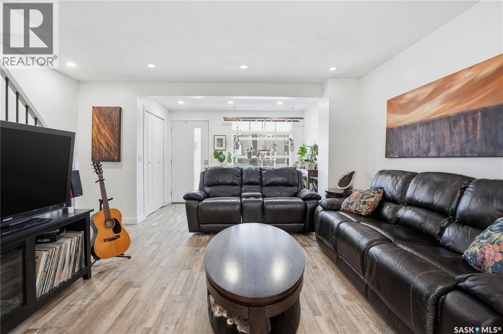 2179 Broder Street, Regina, SK - Indoor Photo Showing Living Room