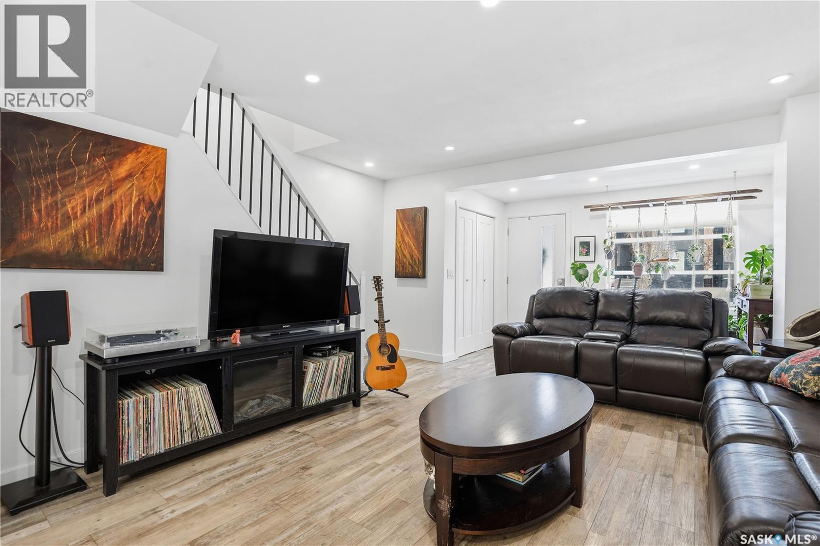 2179 Broder Street, Regina, SK - Indoor Photo Showing Living Room