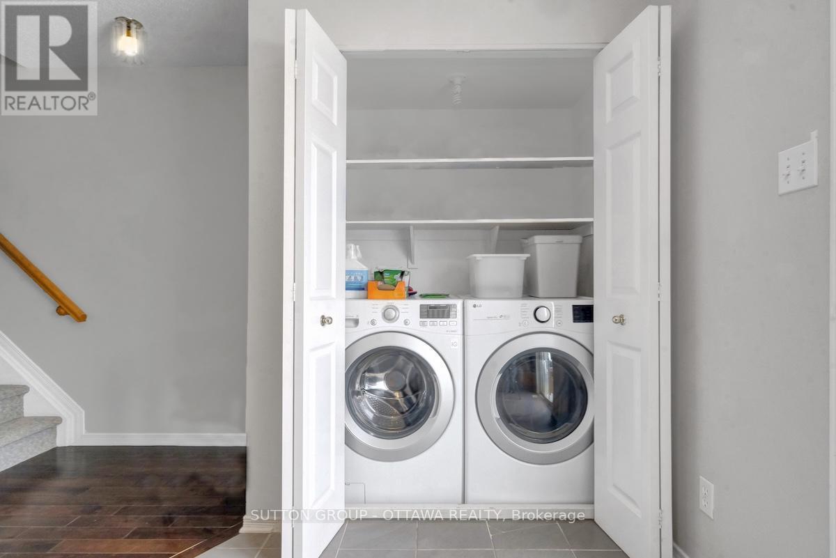 17 Glenhaven Private, Ottawa, ON - Indoor Photo Showing Laundry Room