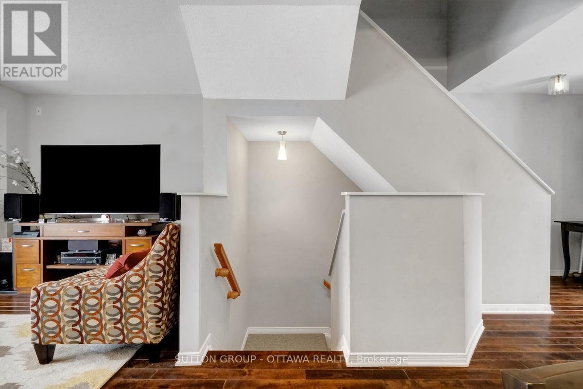 17 Glenhaven Private, Ottawa, ON - Indoor Photo Showing Other Room