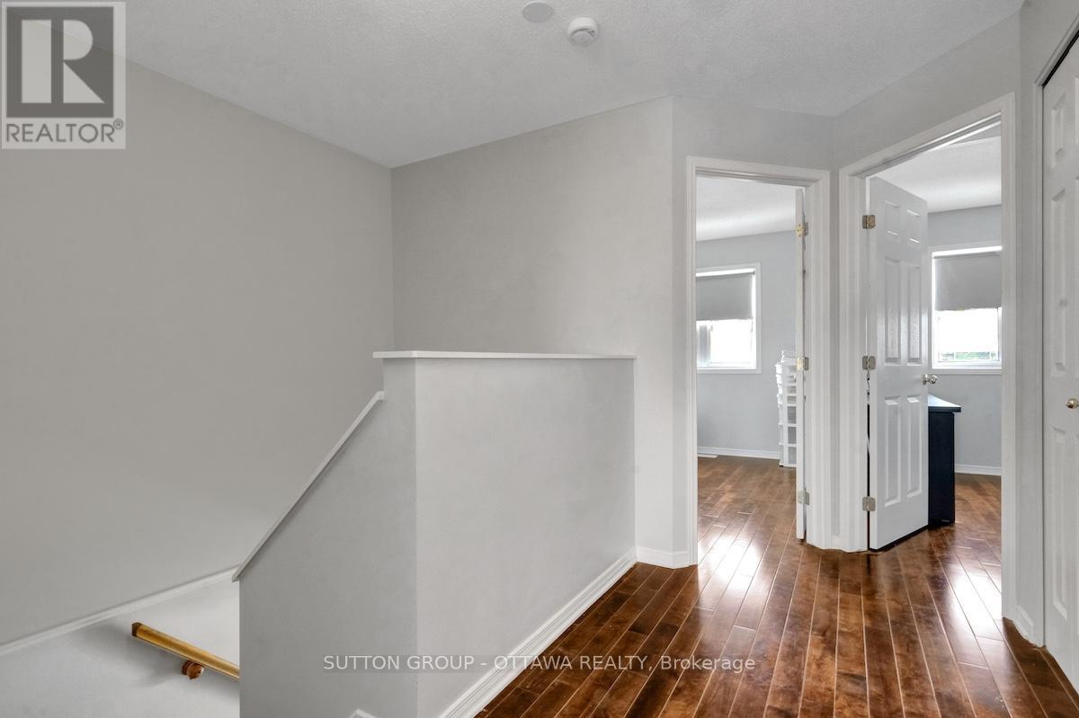 17 Glenhaven Private, Ottawa, ON - Indoor Photo Showing Other Room