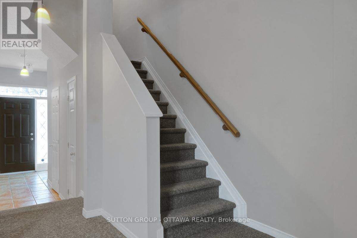 17 Glenhaven Private, Ottawa, ON - Indoor Photo Showing Other Room