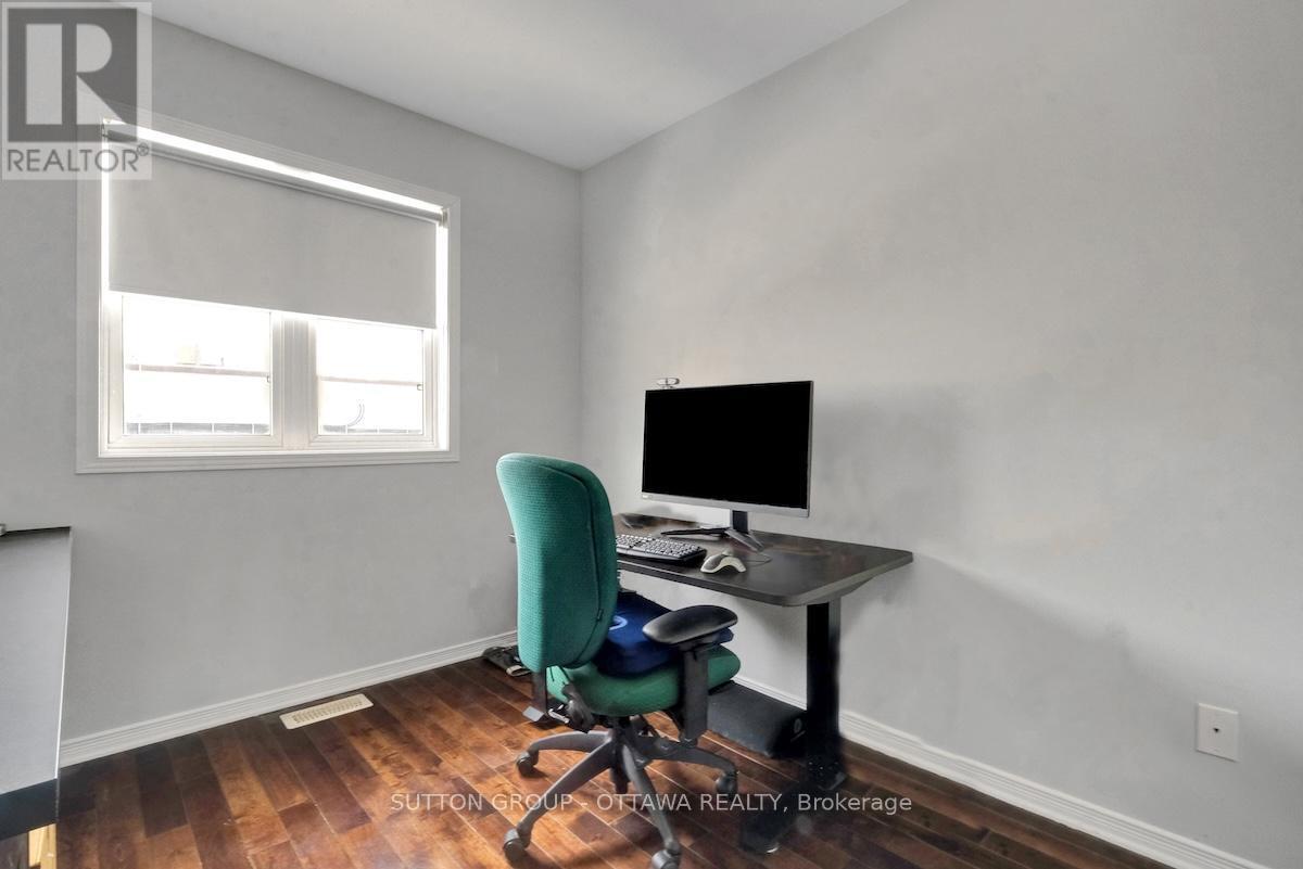17 Glenhaven Private, Ottawa, ON - Indoor Photo Showing Office