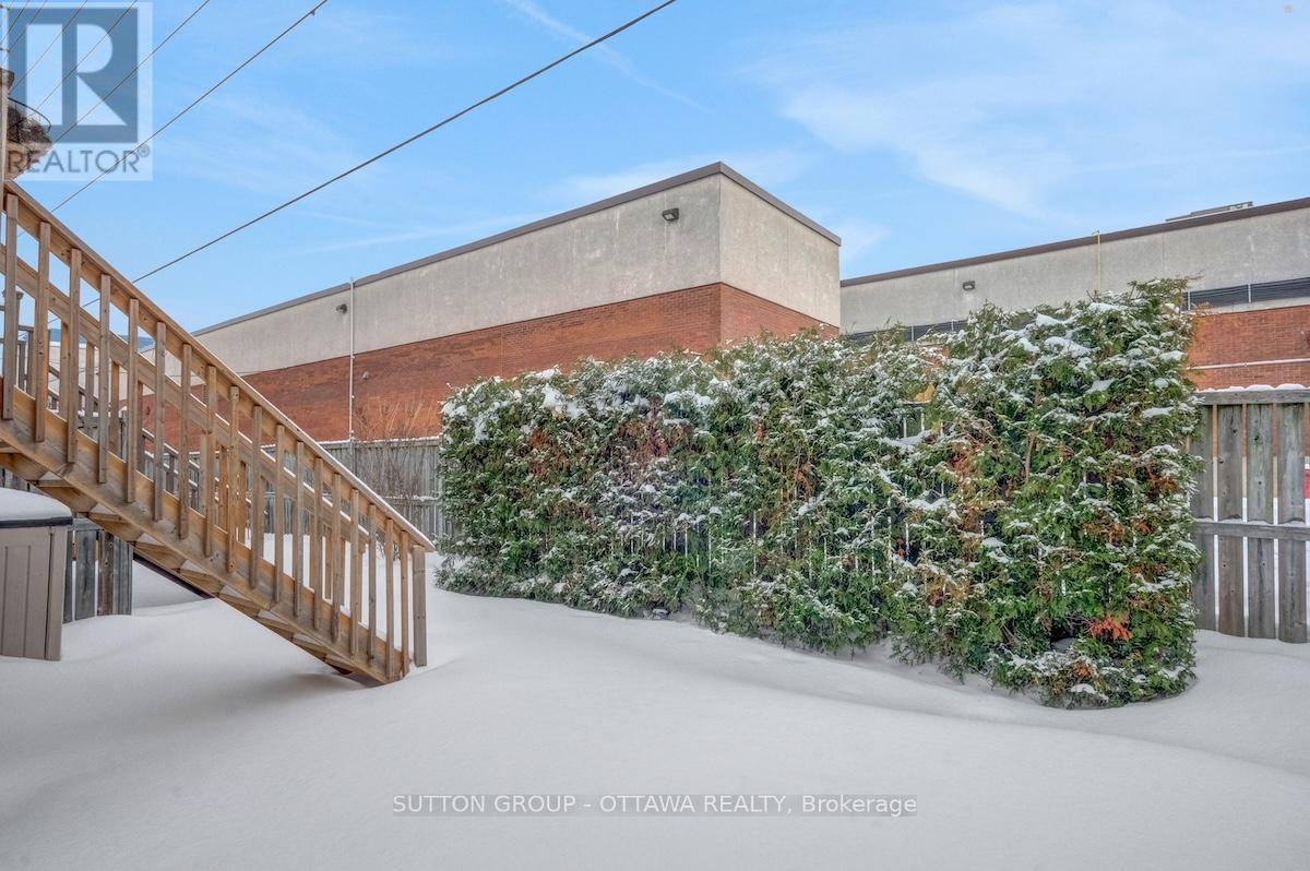 17 Glenhaven Private, Ottawa, ON - Outdoor With Exterior