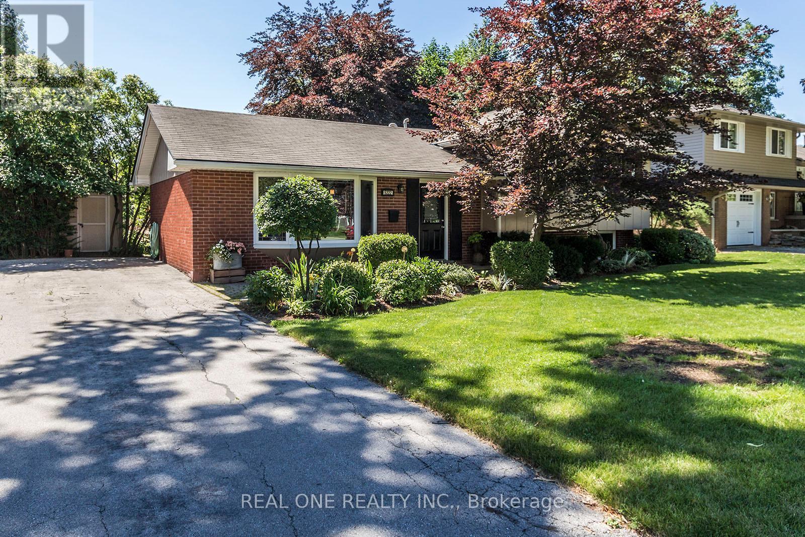 5222 Bromley Road, Burlington, ON - Outdoor