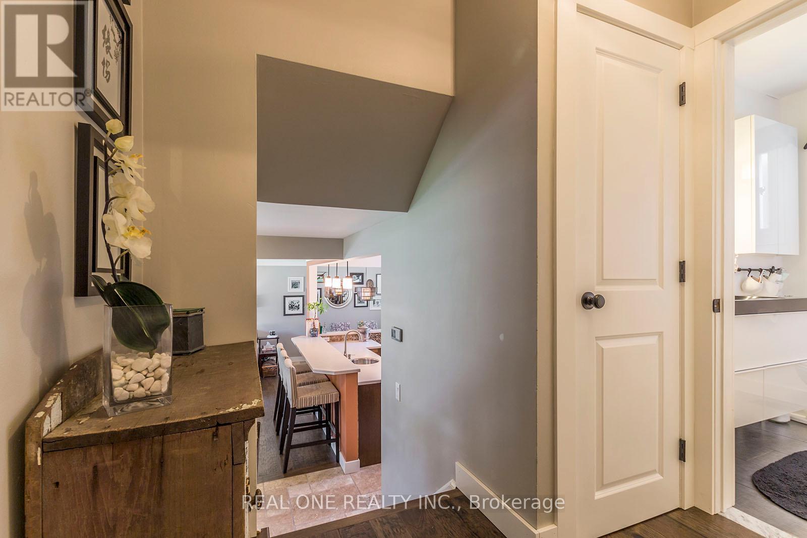 5222 Bromley Road, Burlington, ON - Indoor