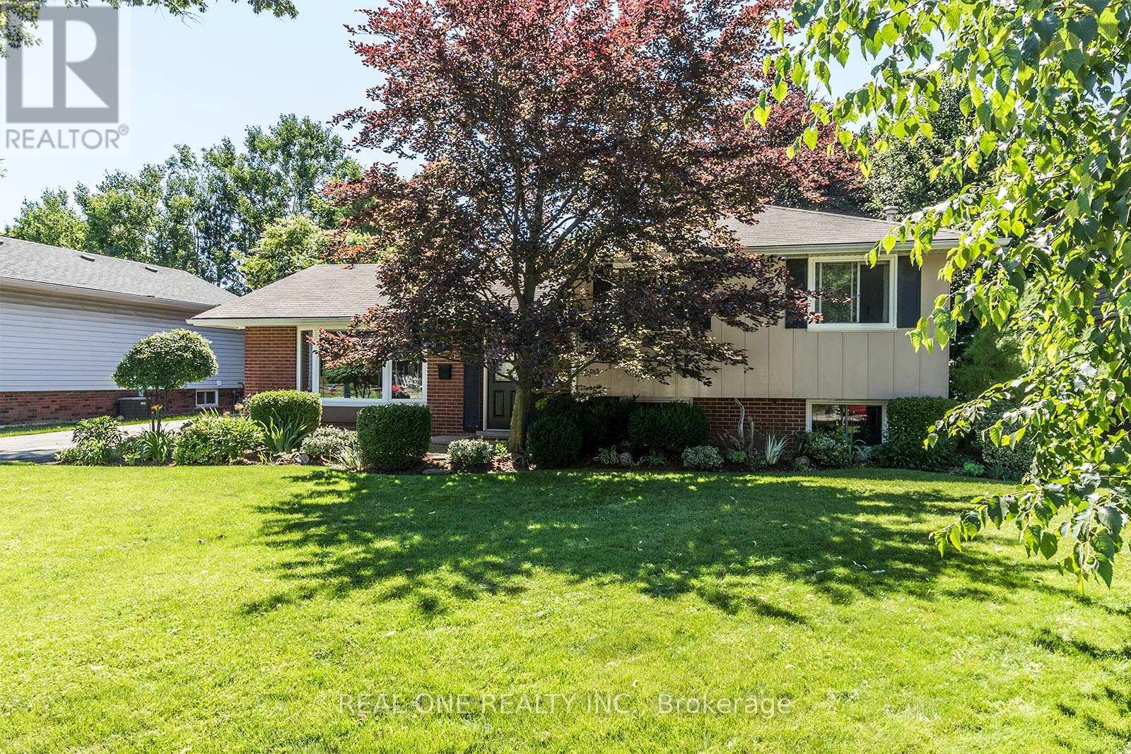 5222 Bromley Road, Burlington, ON - Outdoor