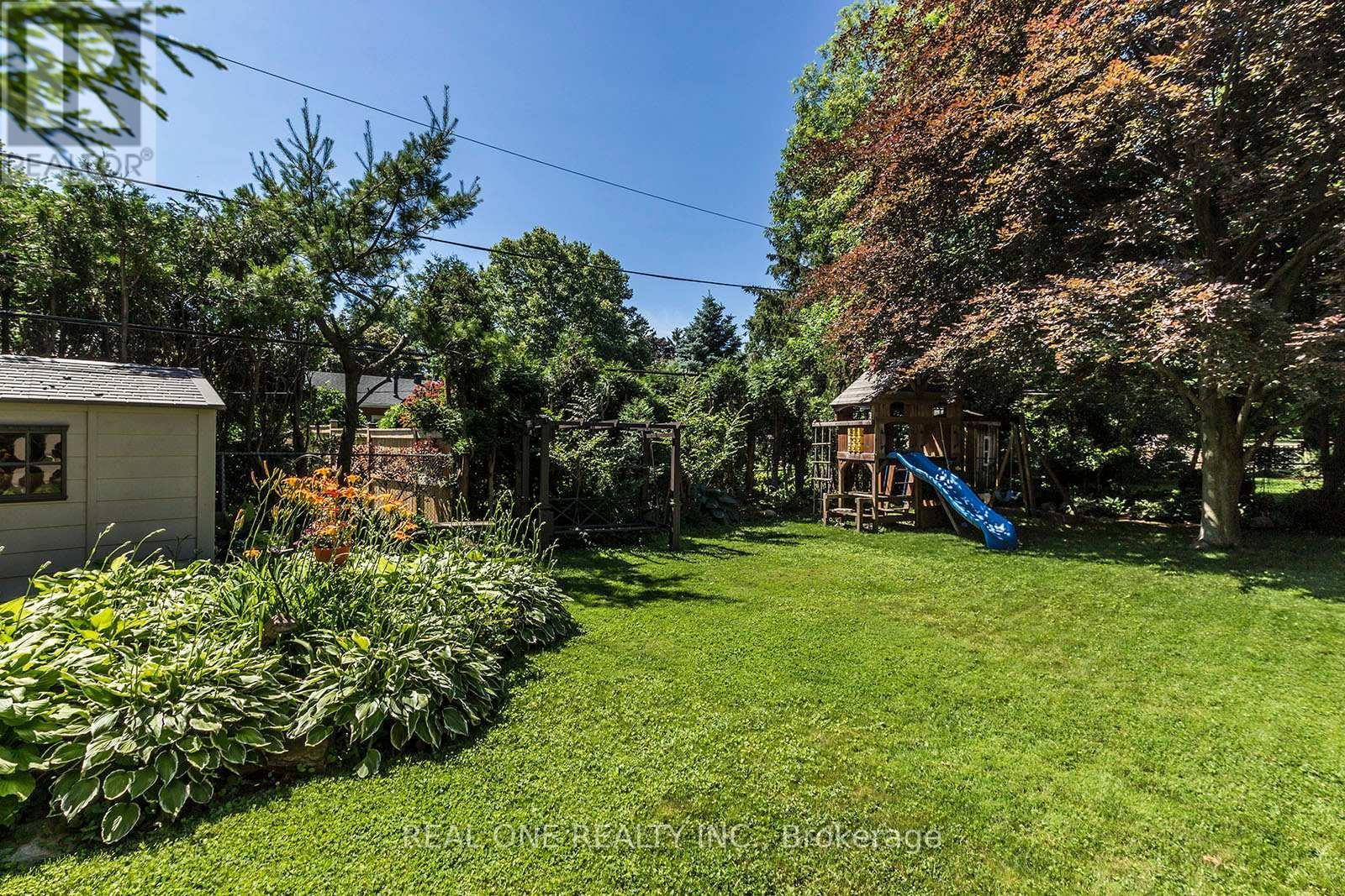 5222 Bromley Road, Burlington, ON - Outdoor