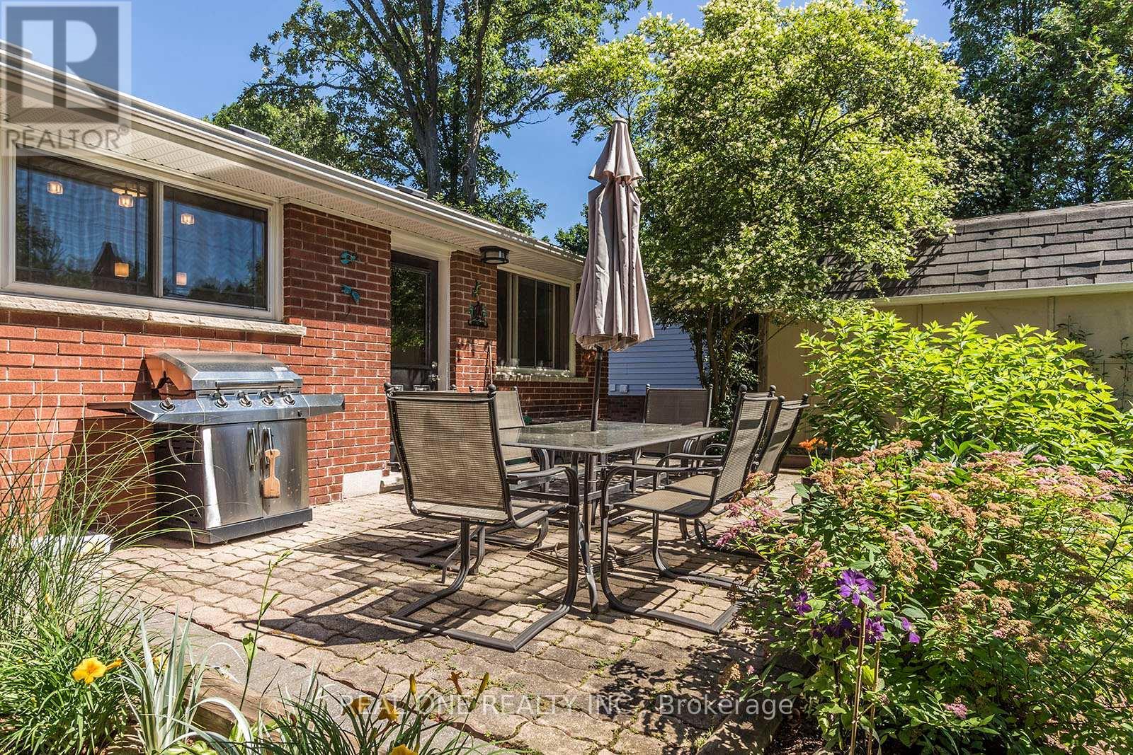 5222 Bromley Road, Burlington, ON - Outdoor With Deck Patio Veranda