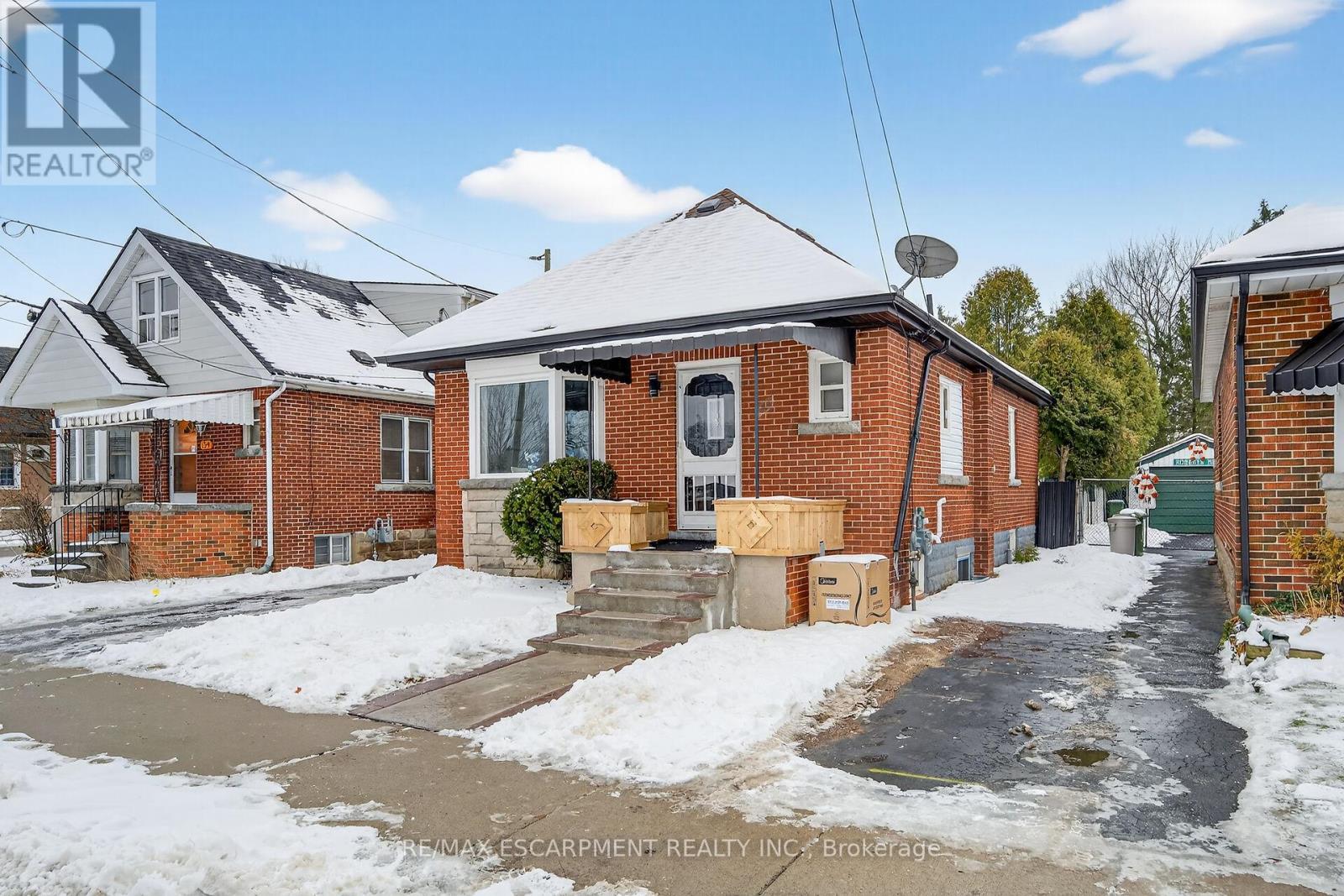 150 Brucedale Avenue E, Hamilton, ON - Outdoor