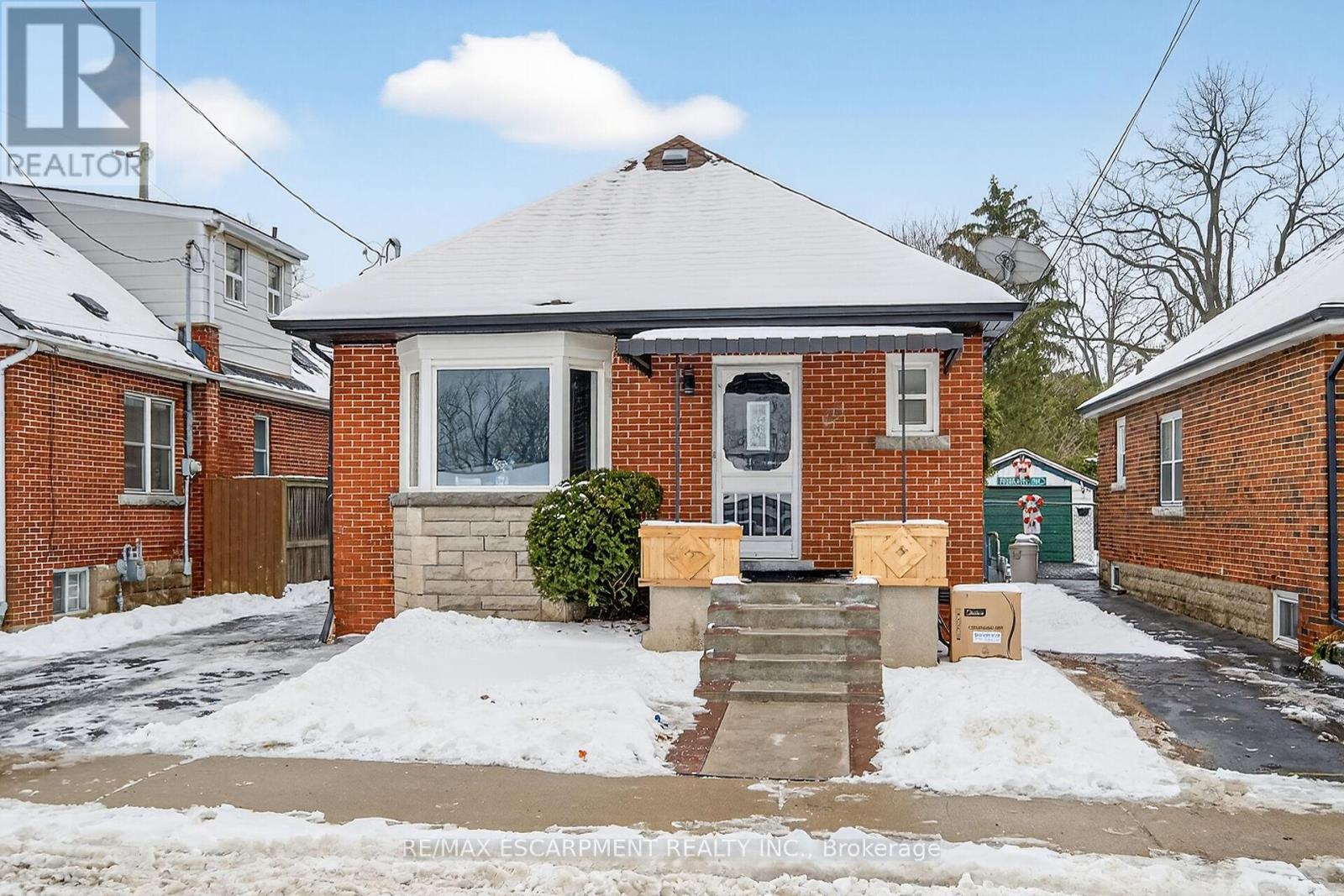 150 Brucedale Avenue E, Hamilton, ON - Outdoor