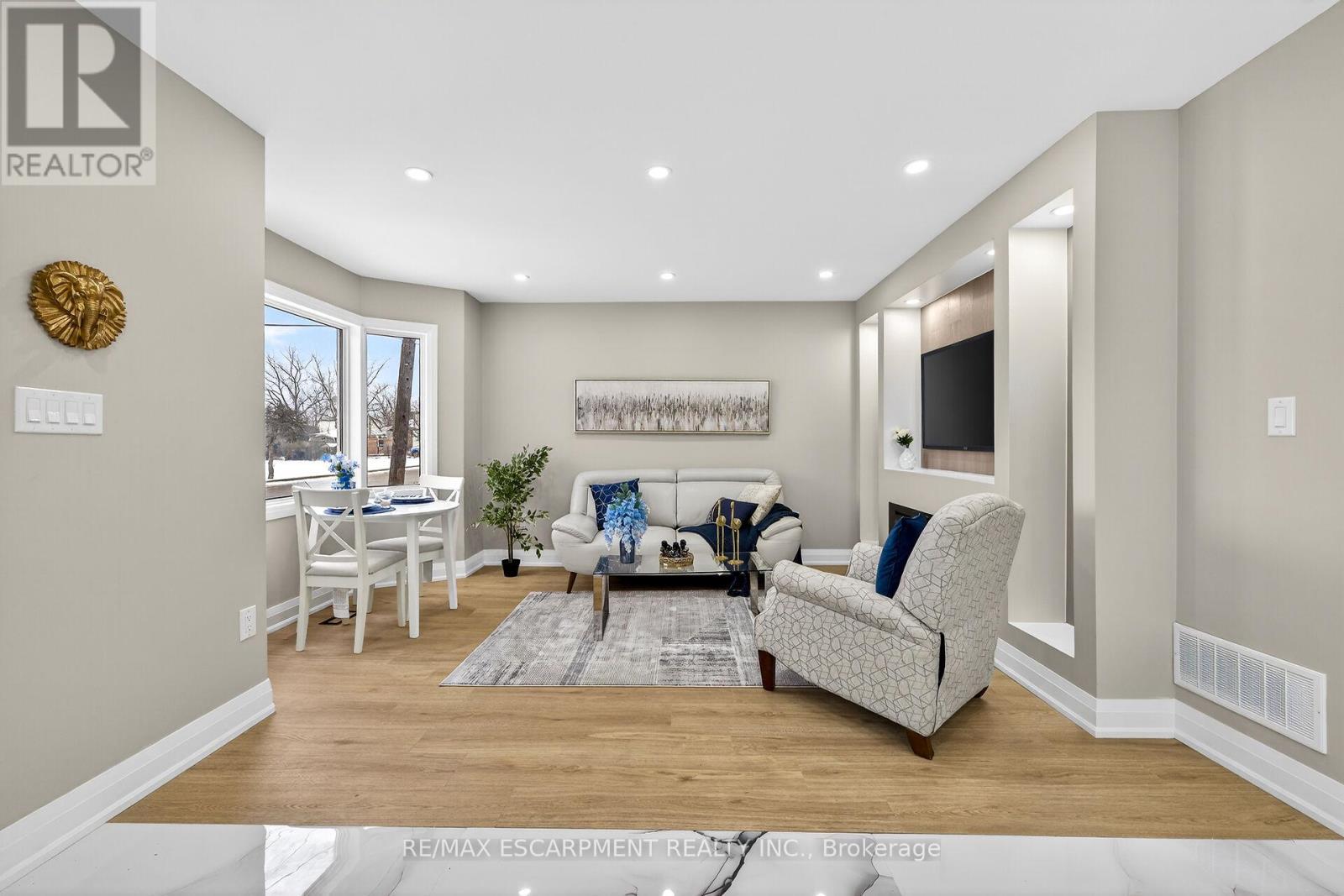 150 Brucedale Avenue E, Hamilton, ON - Indoor Photo Showing Other Room